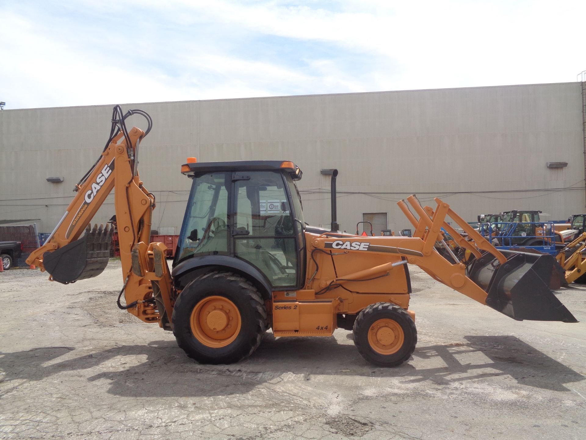 Case 580 Super Series 2 Backhoe 4x4 - Image 2 of 7