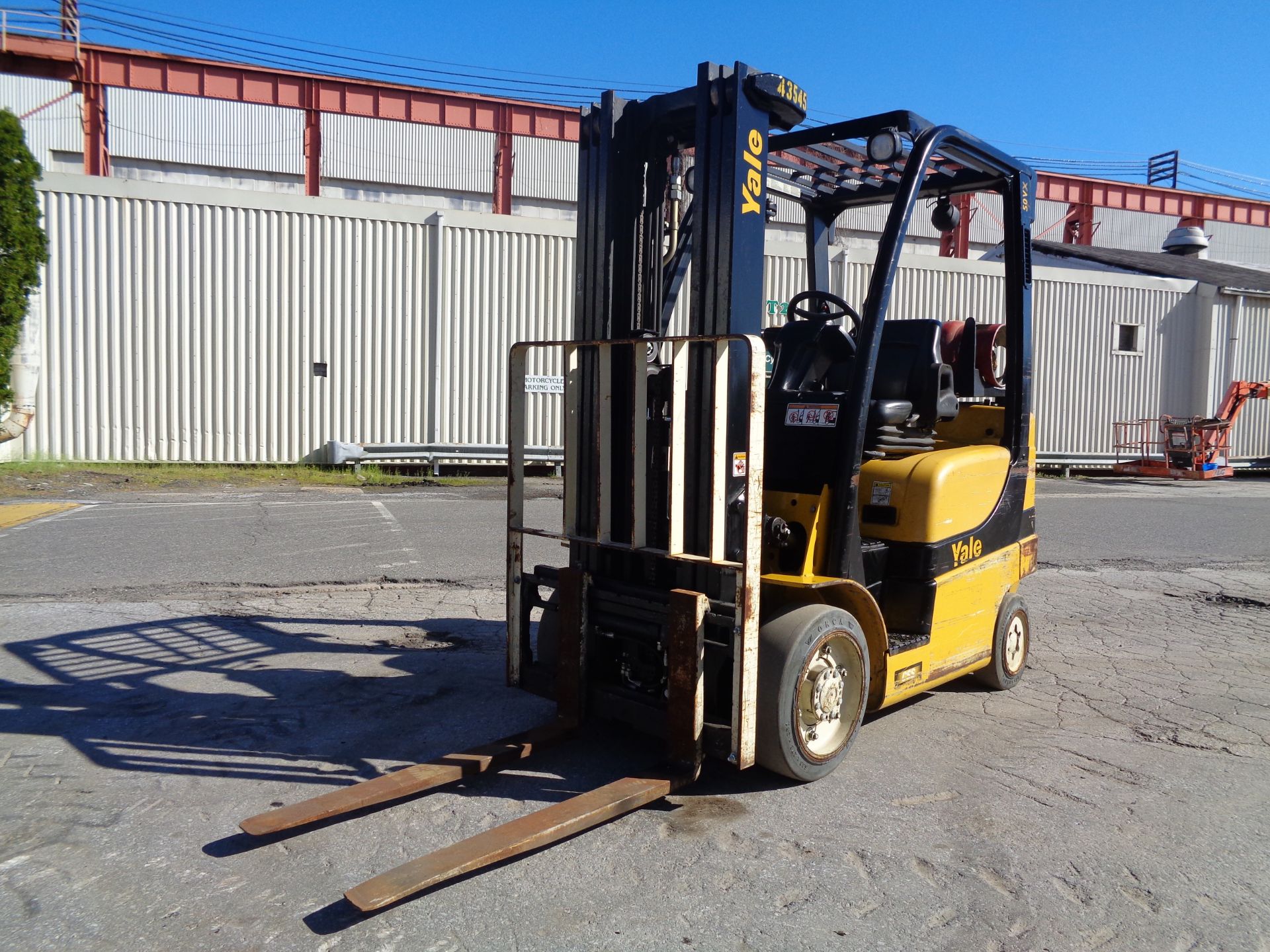 2015 Yale GLC050VX 5,000lbs Forklift - Image 18 of 19