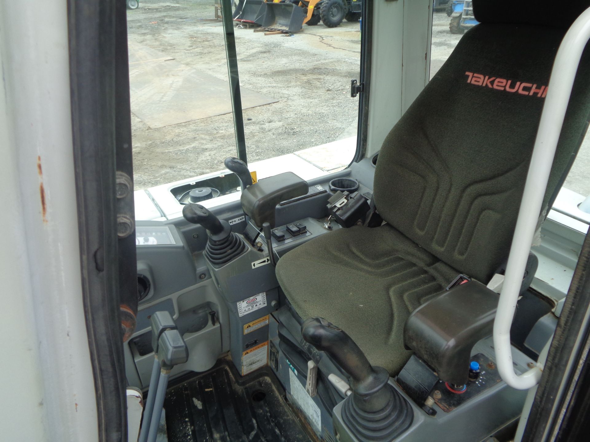 2013 Takeuchi TB250 Excavator - Image 9 of 15