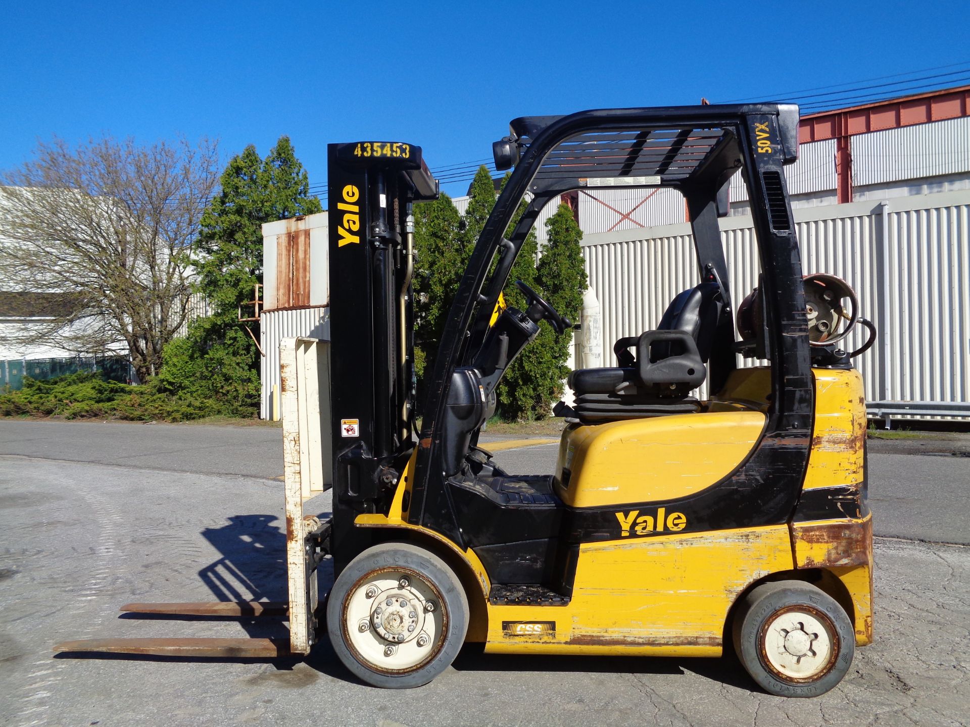 2015 Yale GLC050VX 5,000lbs Forklift - Image 14 of 19