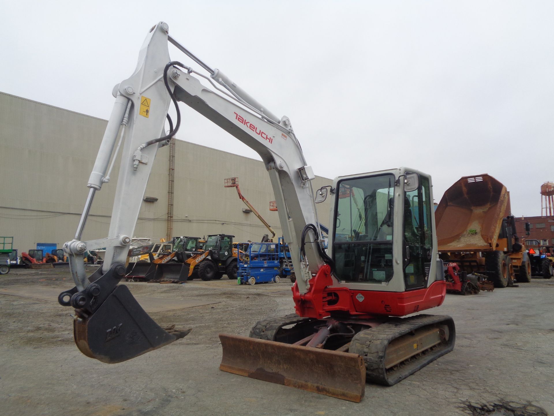 2013 Takeuchi TB250 Excavator - Image 10 of 15