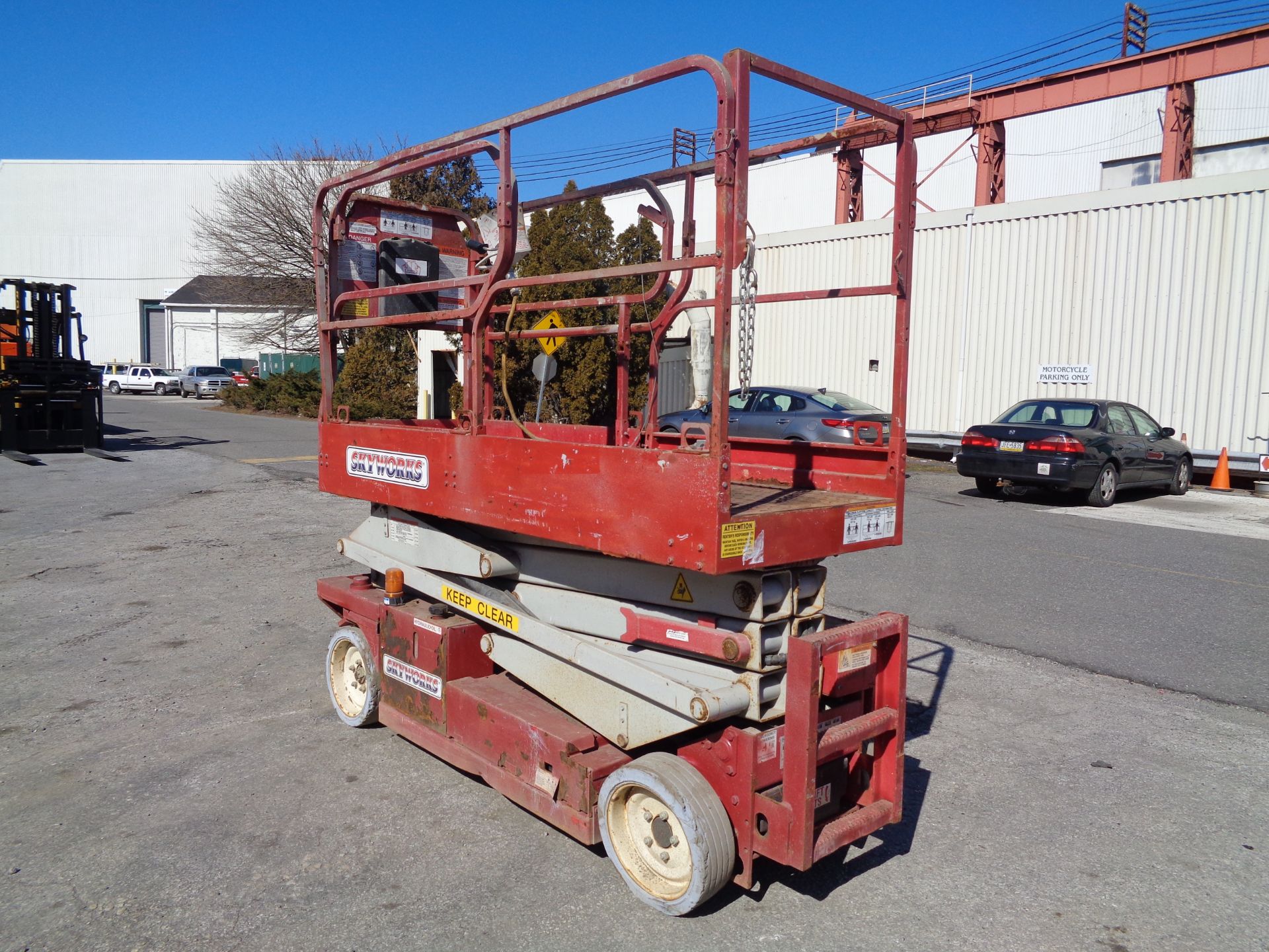 2008 MEC 2633ES Scissor Lift 26 ft Height - Image 3 of 19