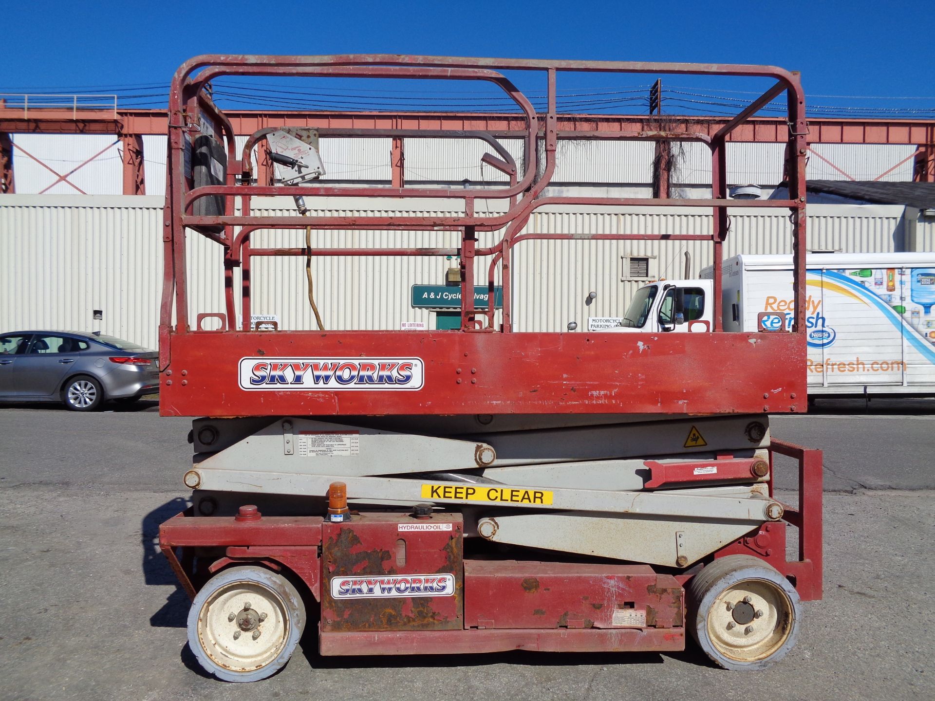 2008 MEC 2633ES Scissor Lift 26 ft Height - Image 2 of 19