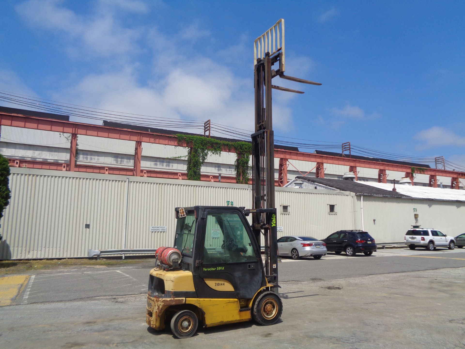 Yale CLP050VXEUSE086 5,000lbs Forklift - Image 14 of 15