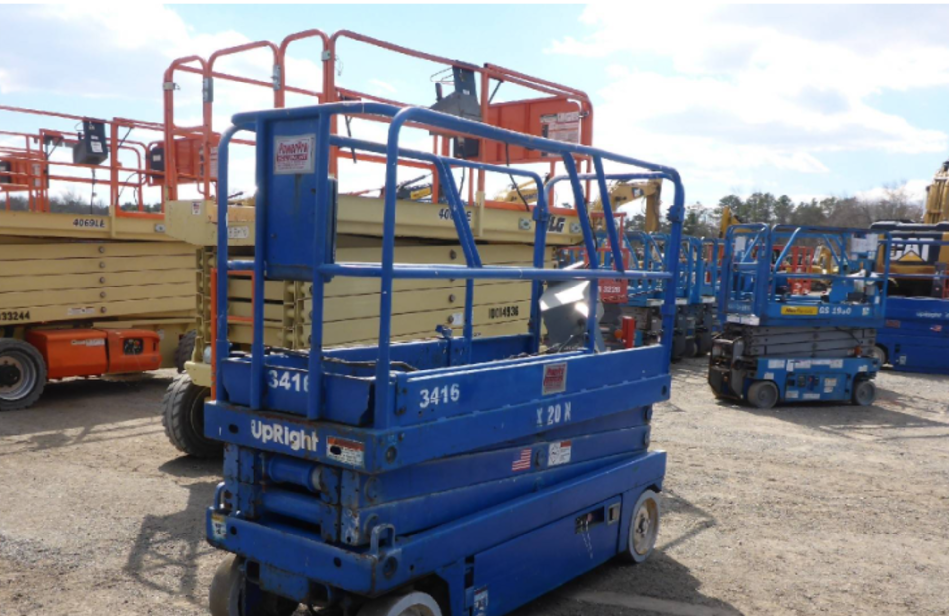 2001 UpRight X20N Scissor Lift - 20ft Height