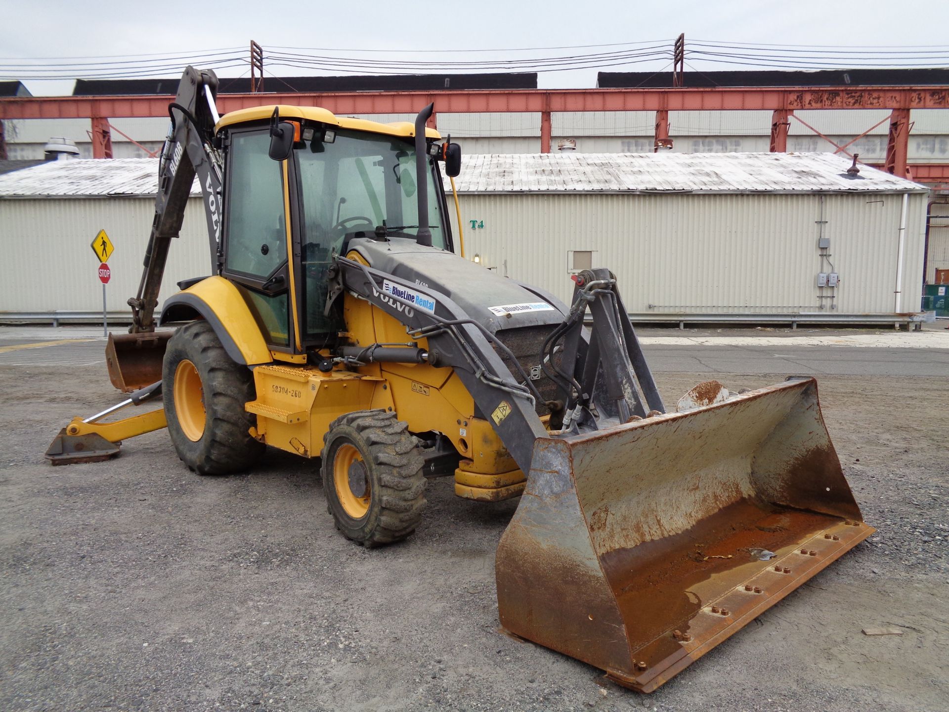 2013 Volvo BL60B Backhoe - Image 21 of 23