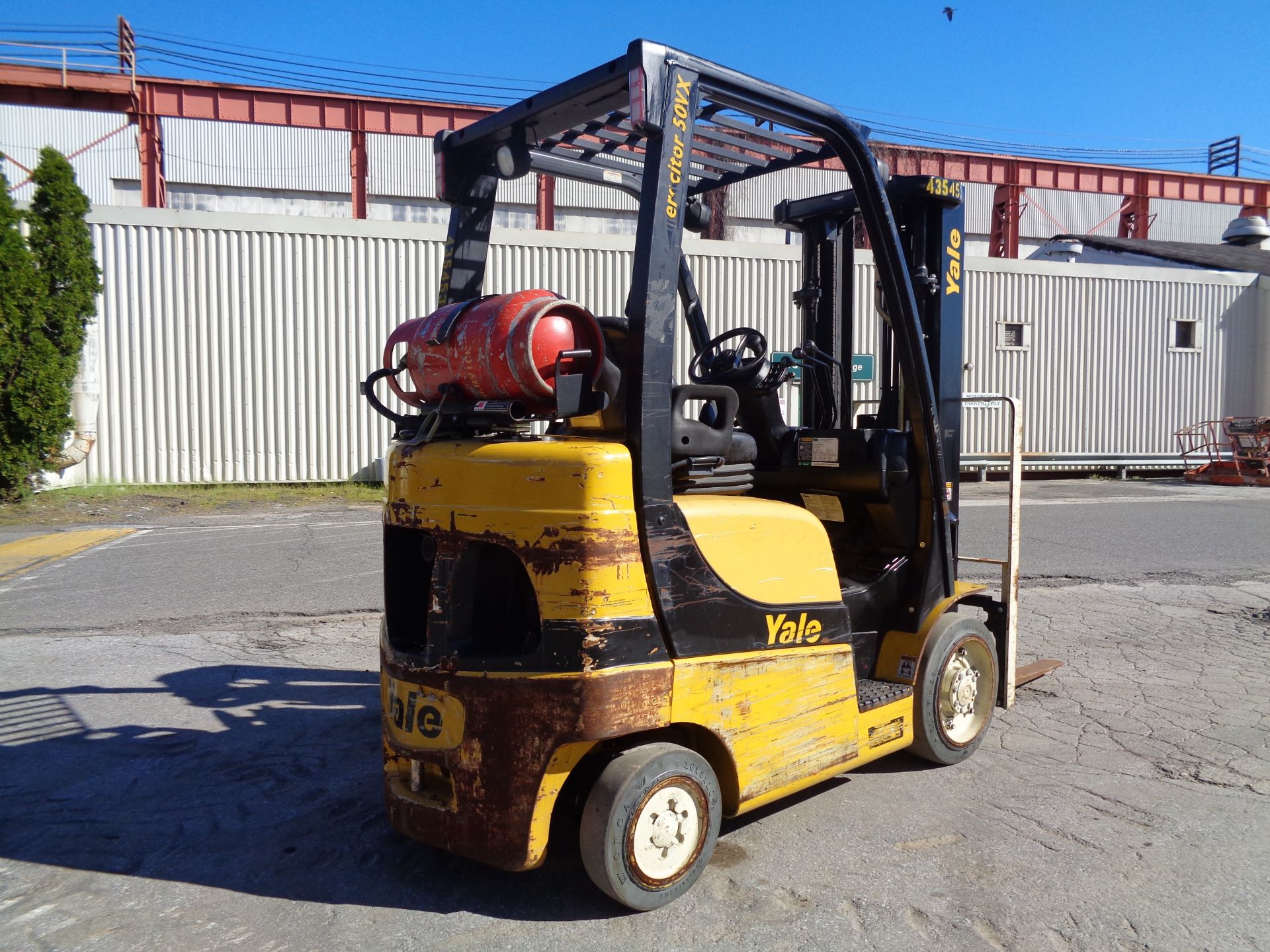 2015 Yale GLC050VX 5,000lbs Forklift - Image 6 of 19