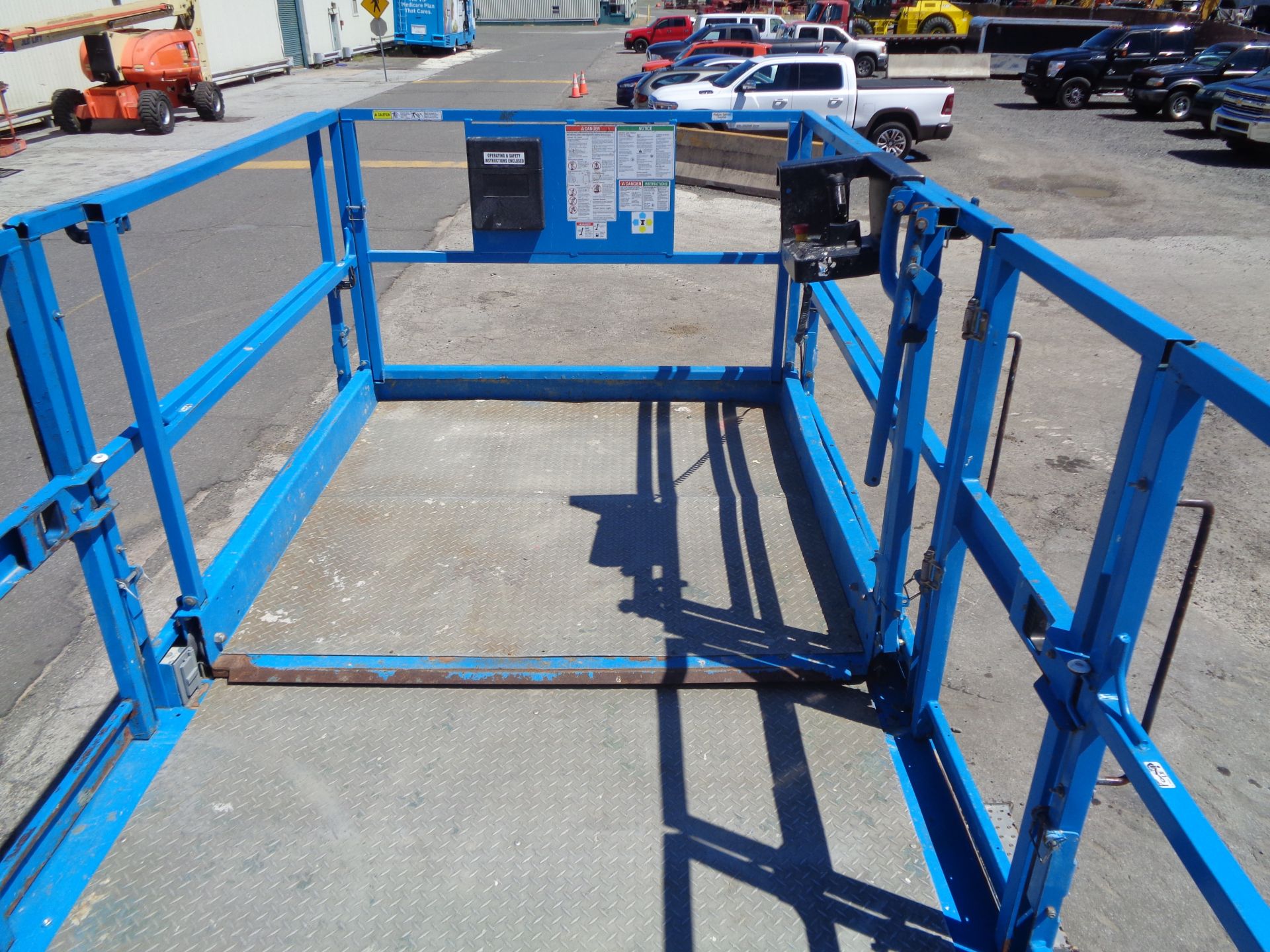 2008 Genie GS3384RT Rough Terrain 4x4 Scissor Lift-33ft - Image 2 of 27