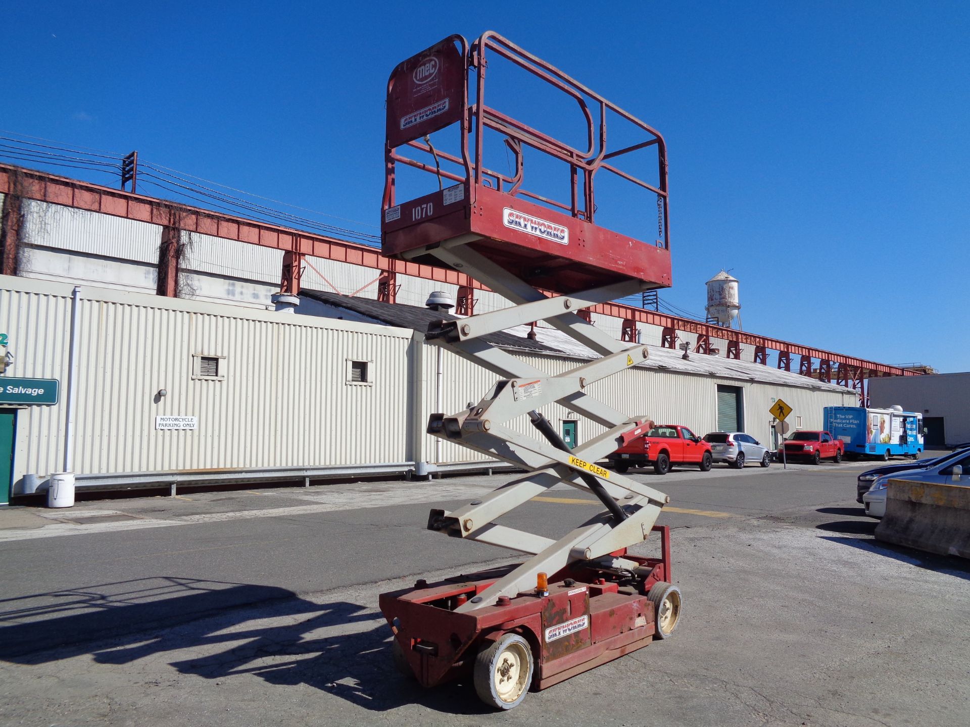 2008 MEC 2633ES Scissor Lift 26 ft Height - Image 11 of 19