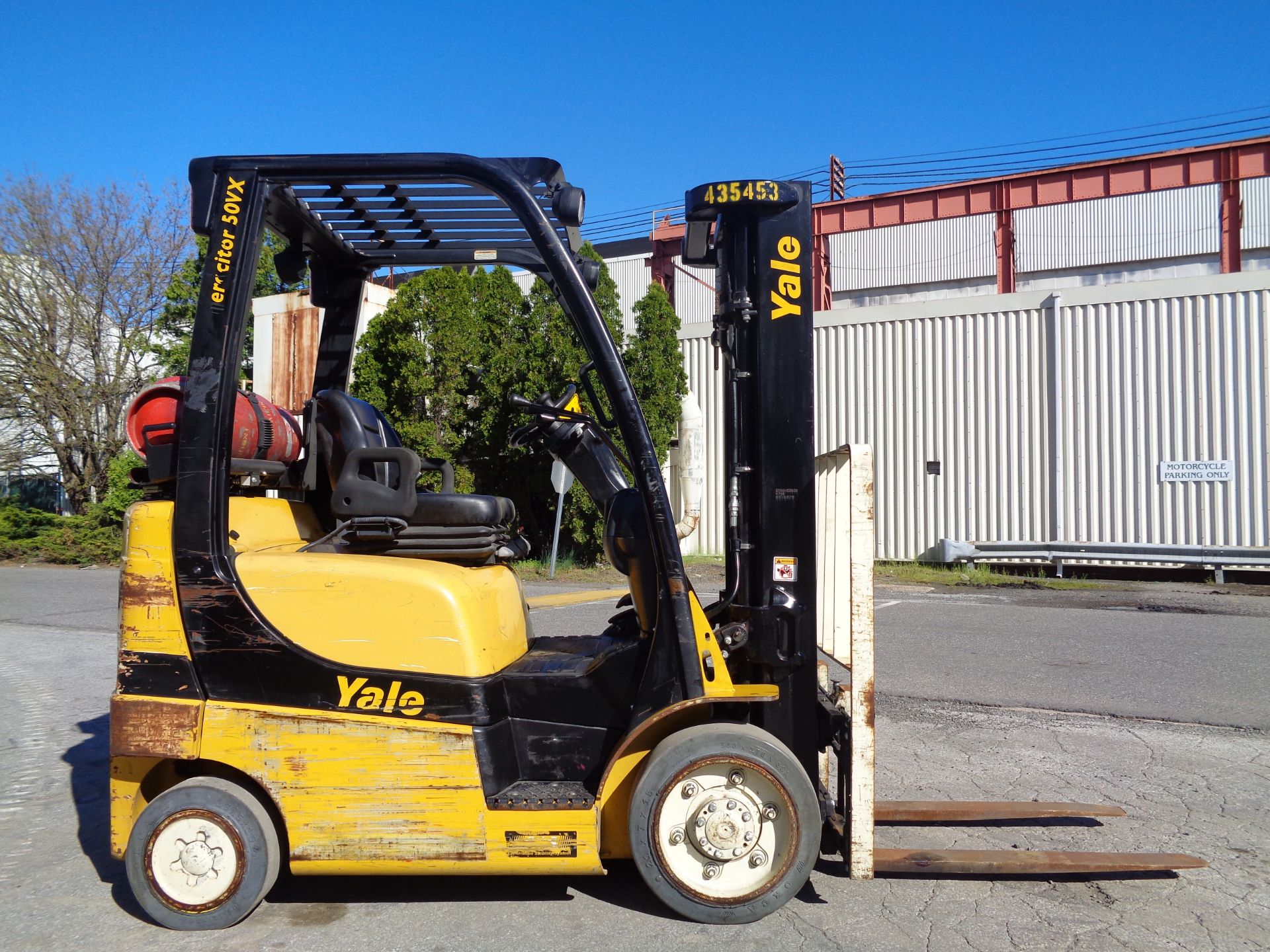 2015 Yale GLC050VX 5,000lbs Forklift - Image 8 of 19