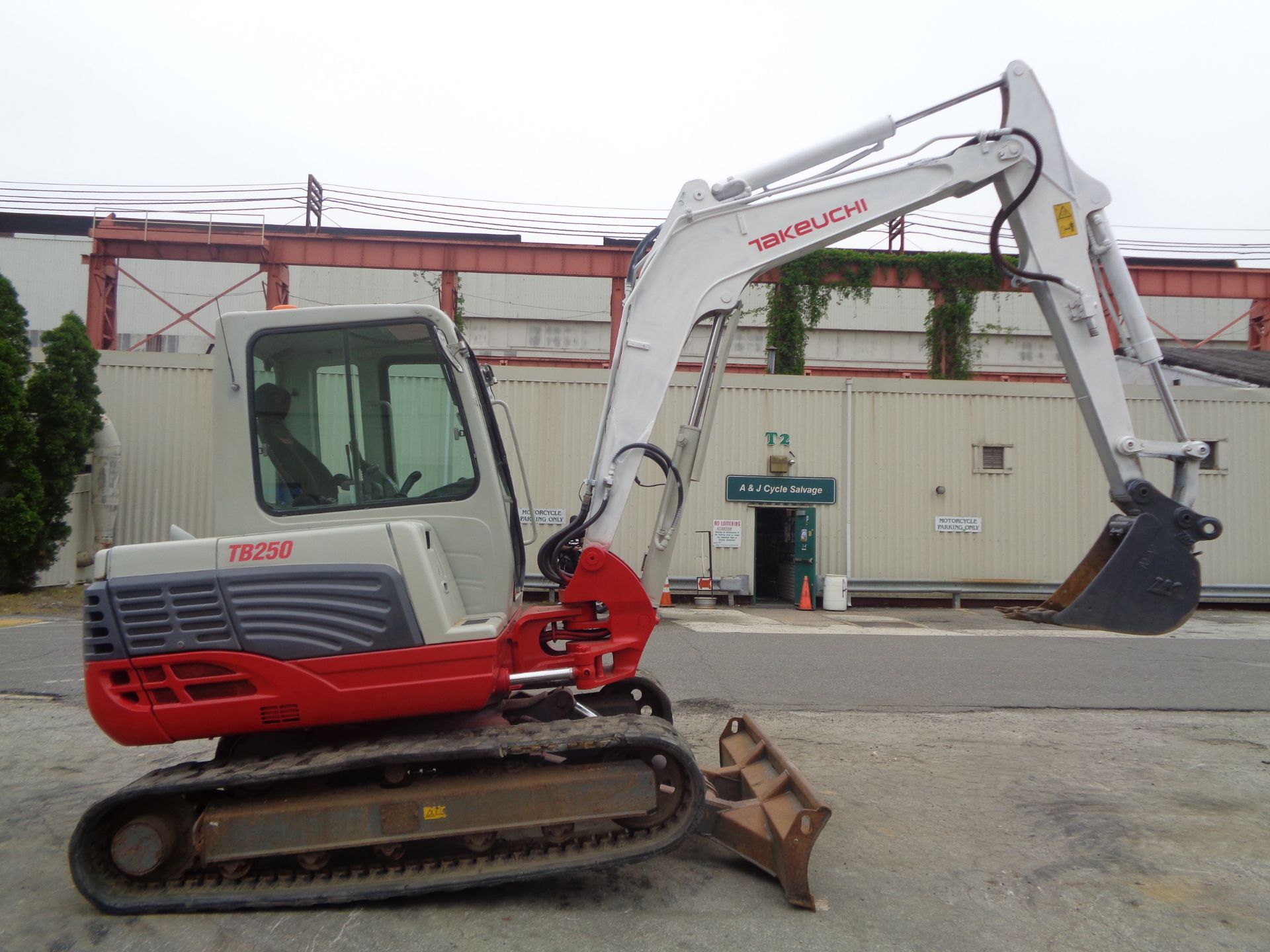 2013 Takeuchi TB250 Excavator - Image 6 of 15