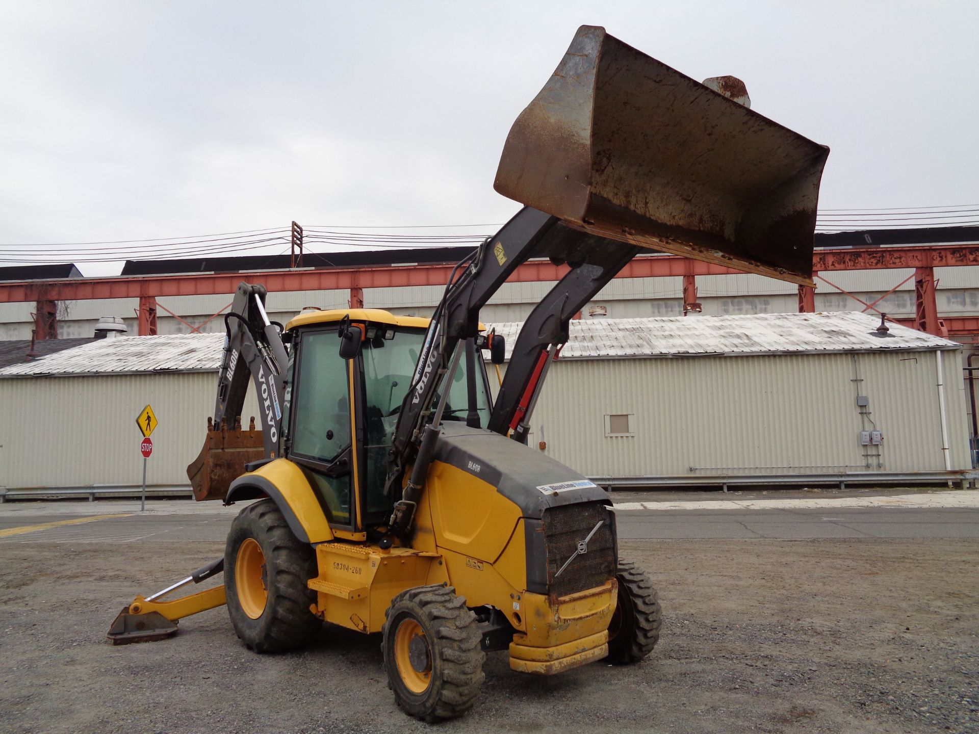 2013 Volvo BL60B Backhoe - Image 10 of 23