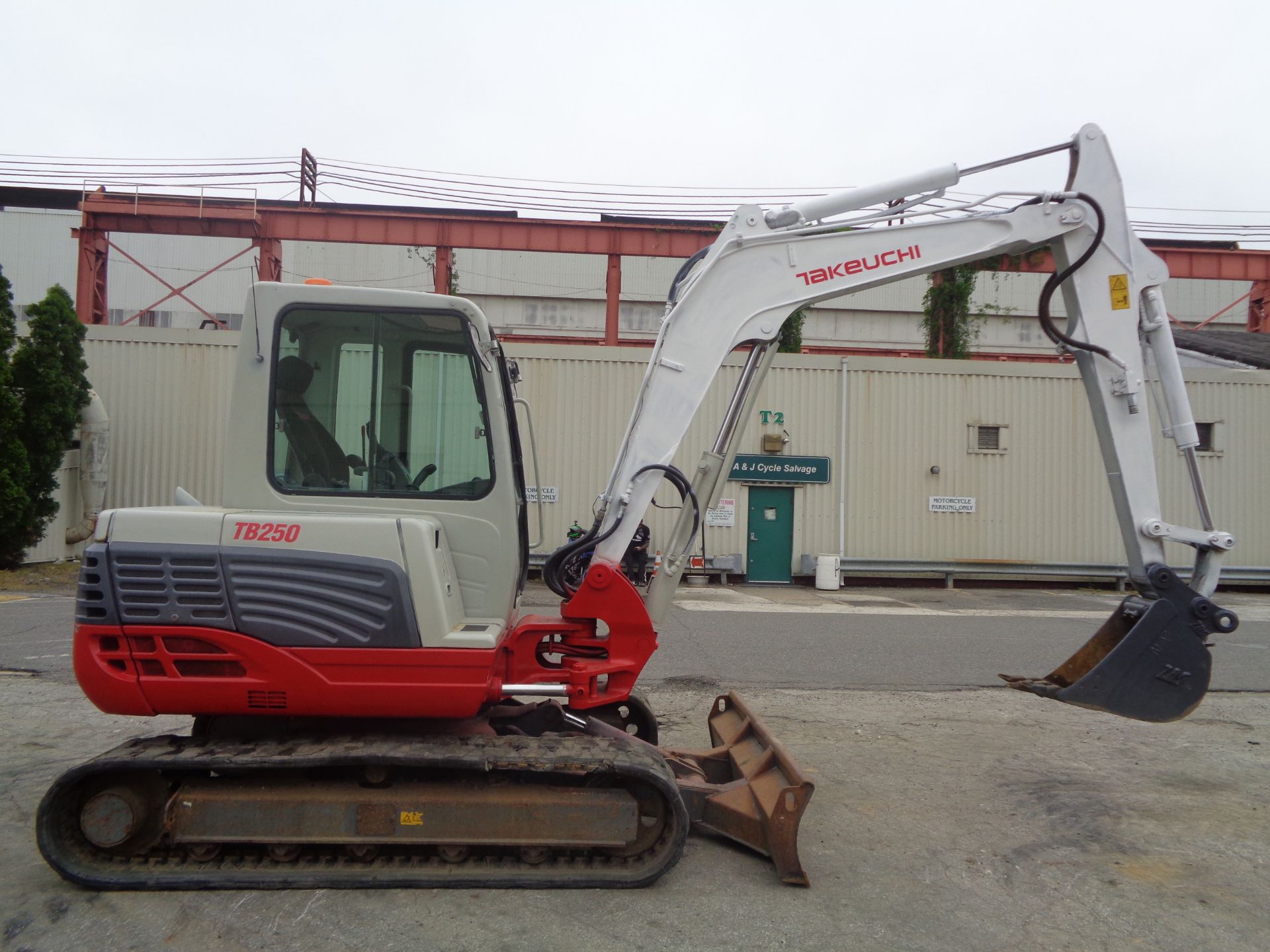 2013 Takeuchi TB250 Excavator - Image 15 of 15