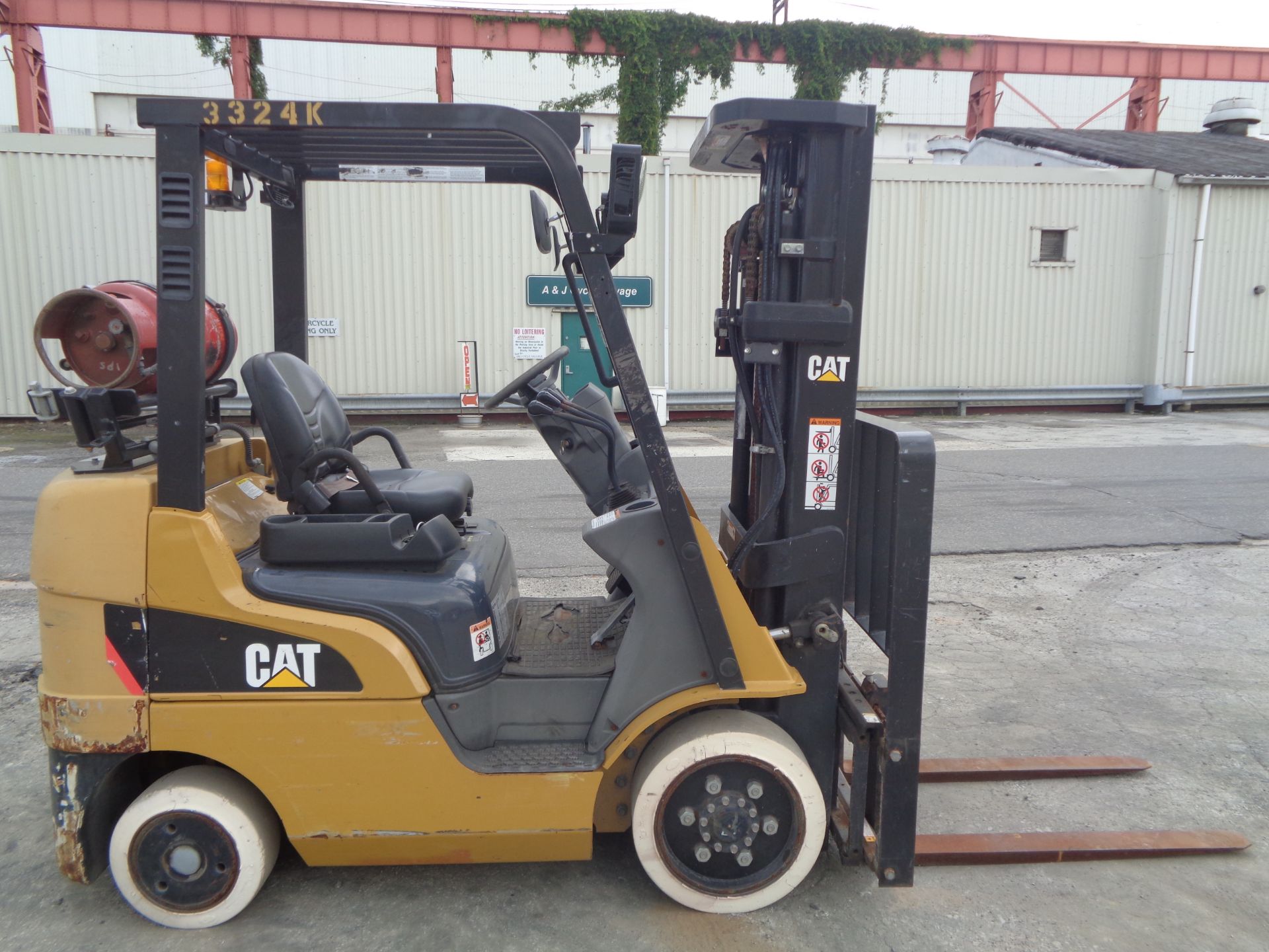 2013 Caterpillar 2C5000 5,000lbs Forklift - Image 2 of 19