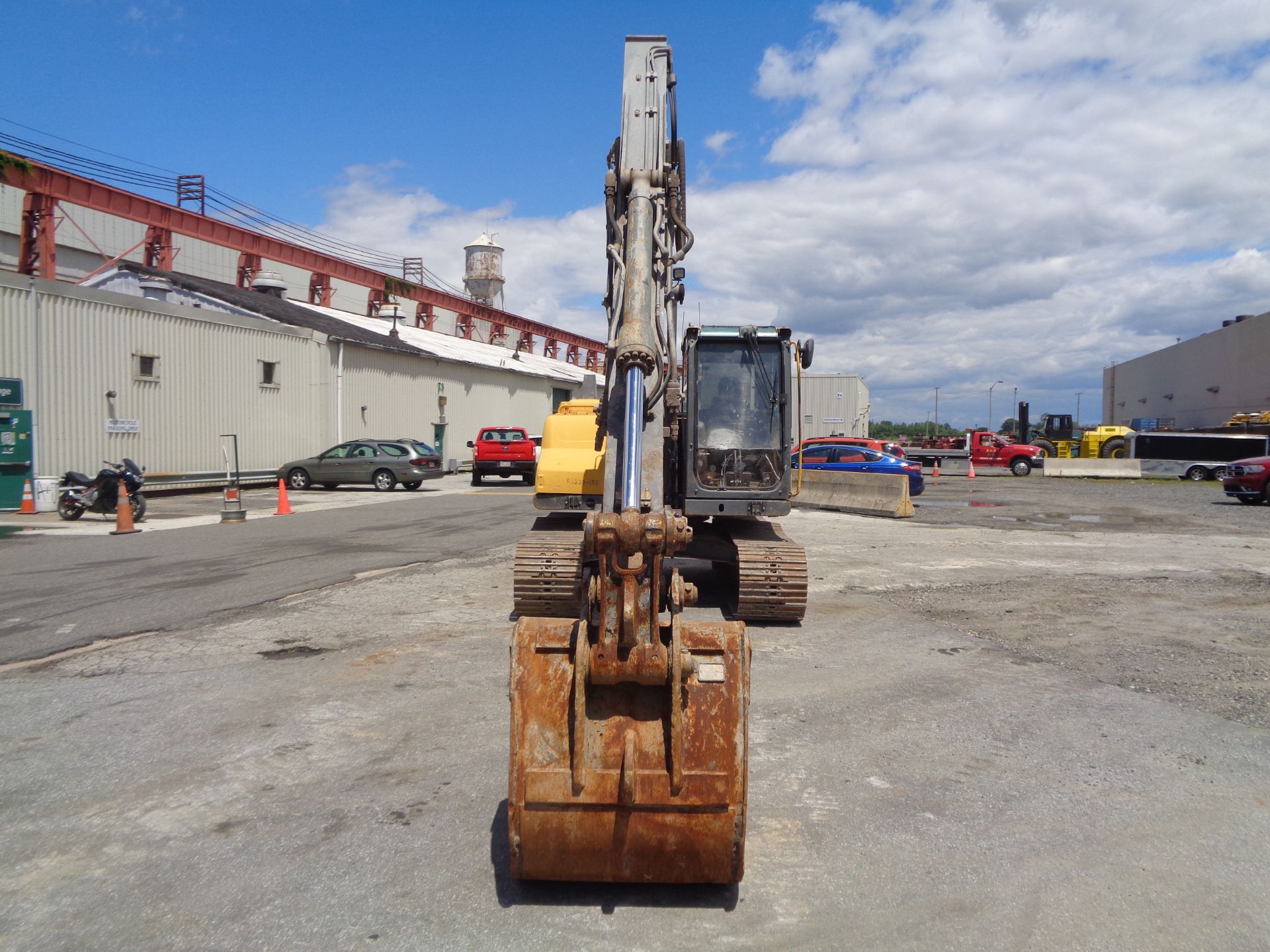 2013 Volvo EC140DL Excavator - Image 2 of 26