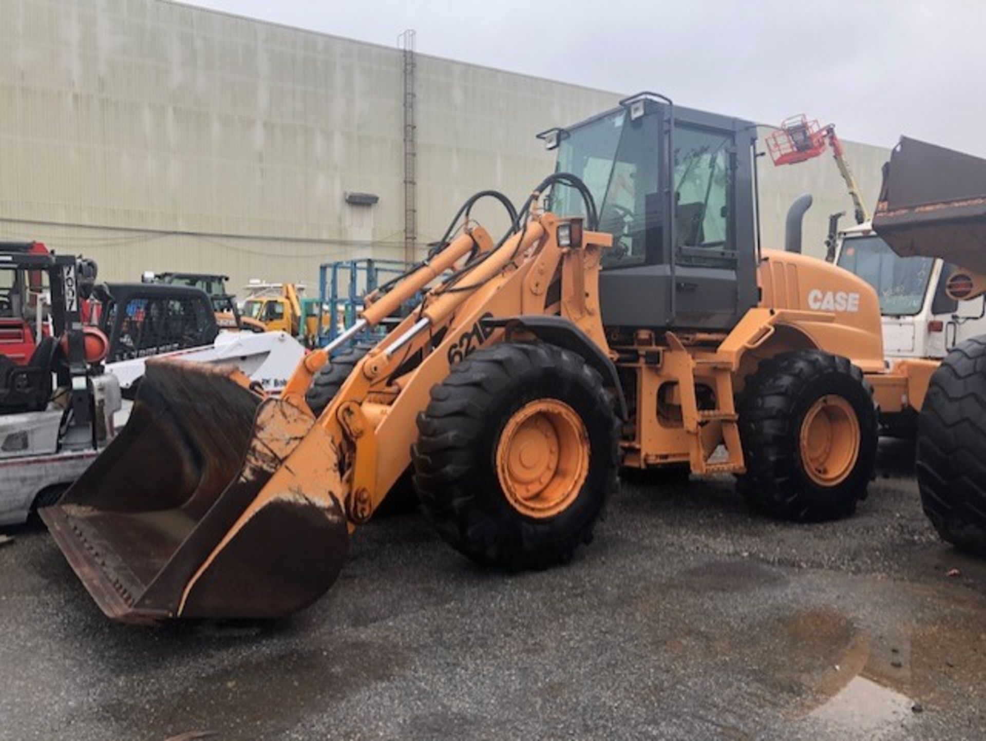 Case 621D Wheel Loader - Image 18 of 18