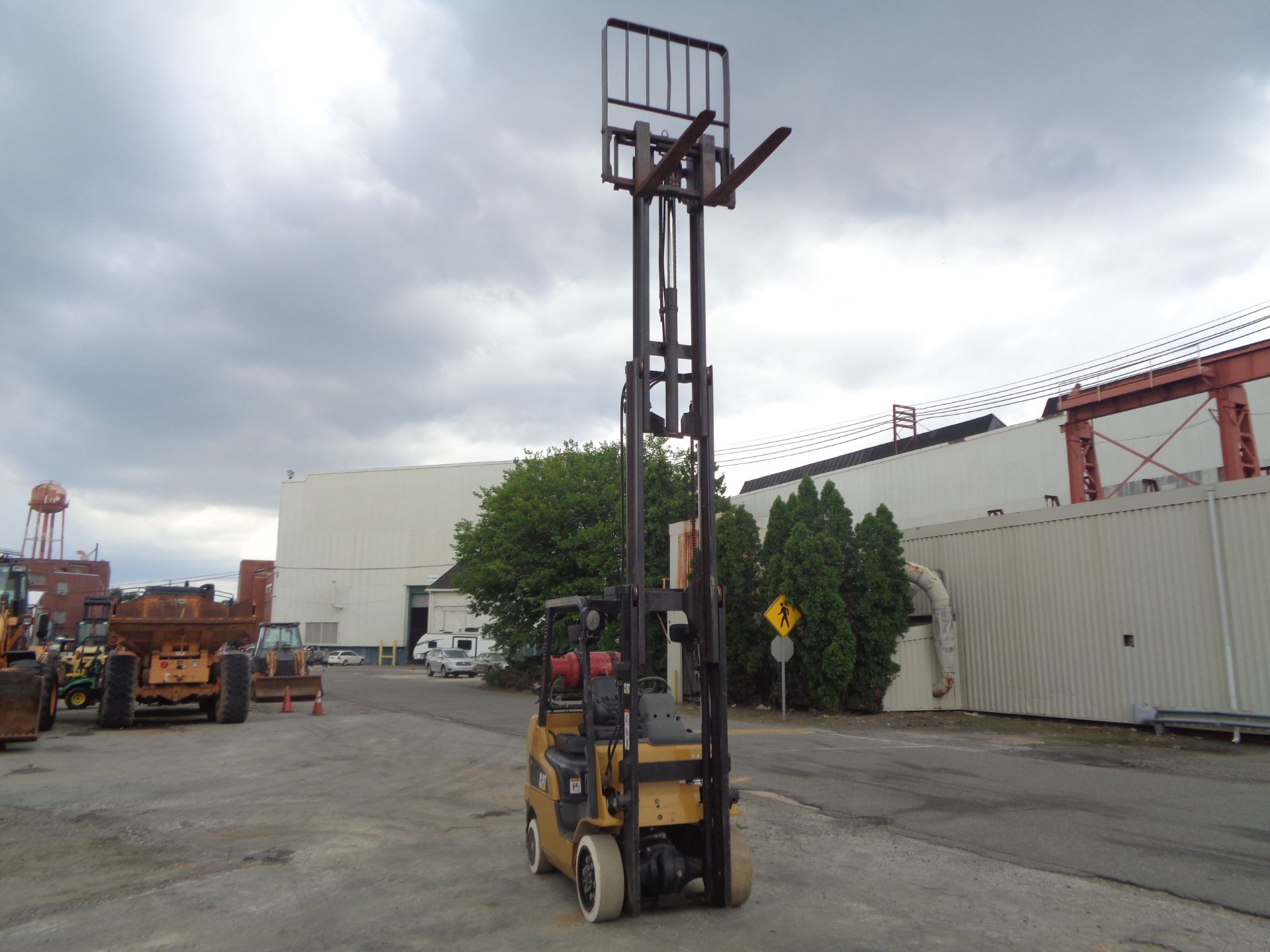 2013 Caterpillar 2C5000 5,000lbs Forklift - Image 17 of 19