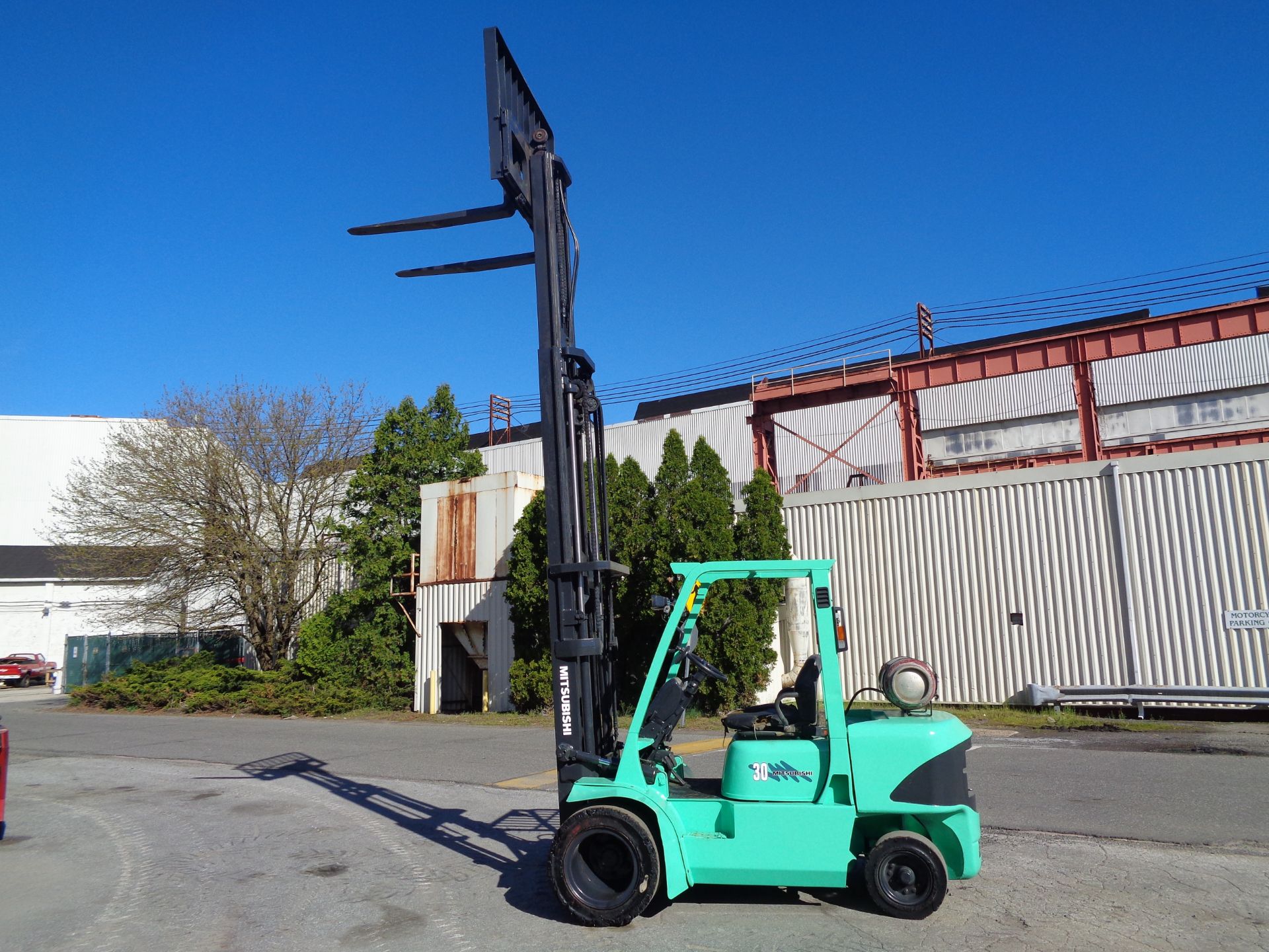 Mitsubishi FG30K 6,000lbs Forklift - Image 8 of 16