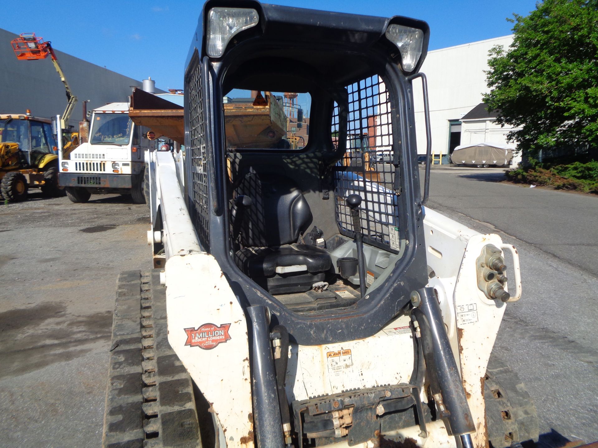 2015 Bobcat T550 Skid Steer - Image 8 of 12