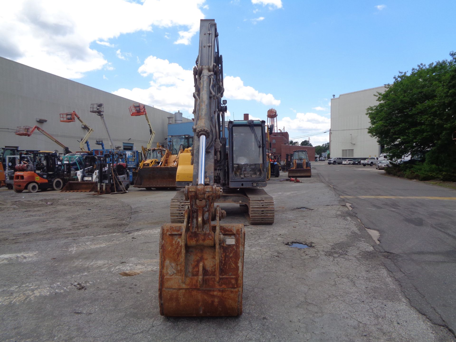 2013 Volvo EC140DL Excavator - Image 8 of 26