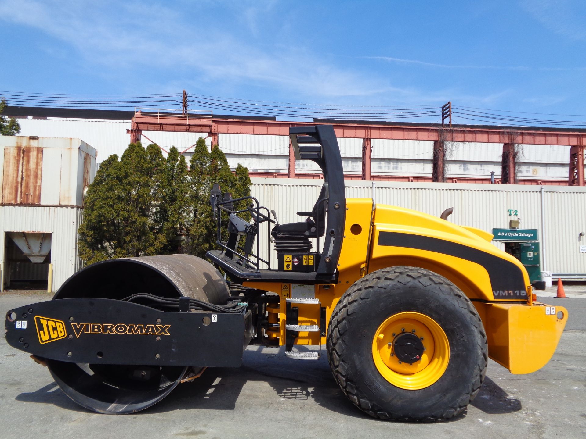 NEW JCB VM115 Single Smooth Drum Vibrating Roller Compactor