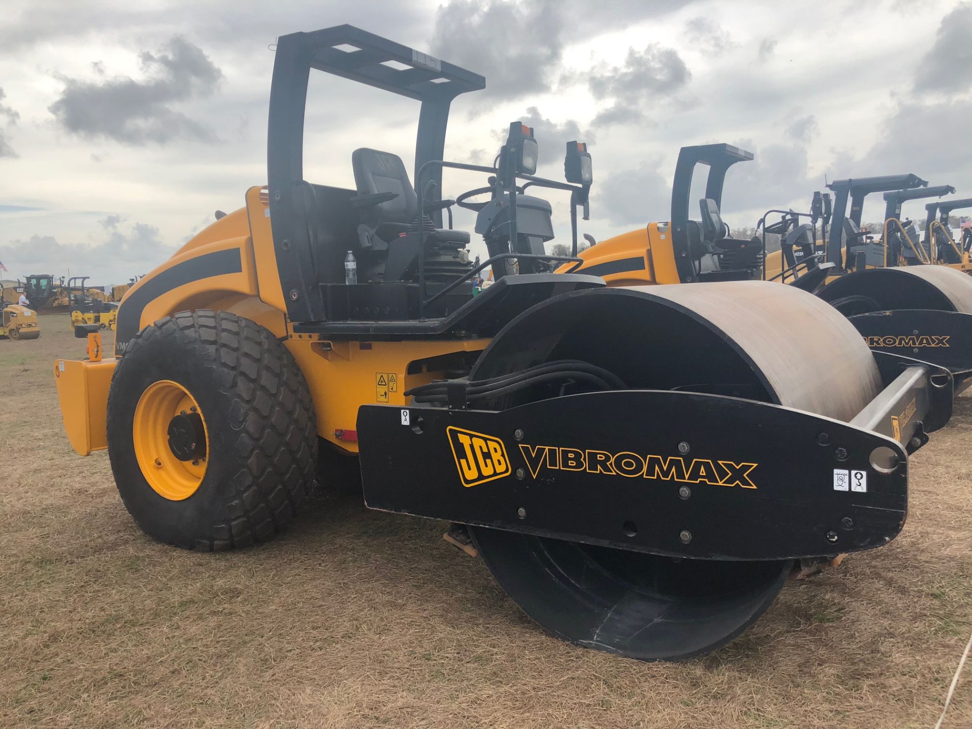 NEW JCB VM115 Single Smooth Drum Vibrating Roller Compactor - Image 13 of 45