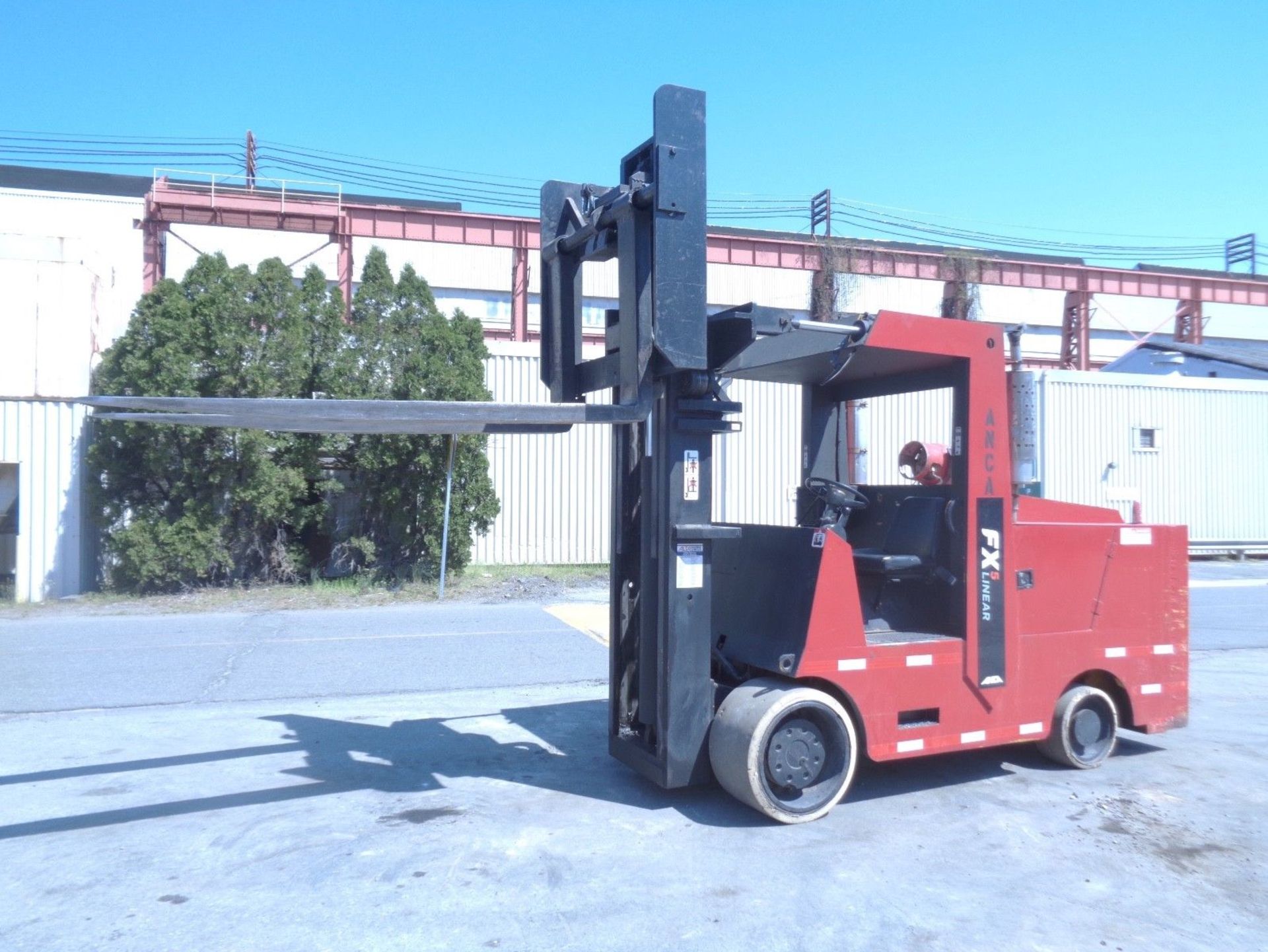 Apache F30004 30,000lbs Forklift - Image 6 of 11