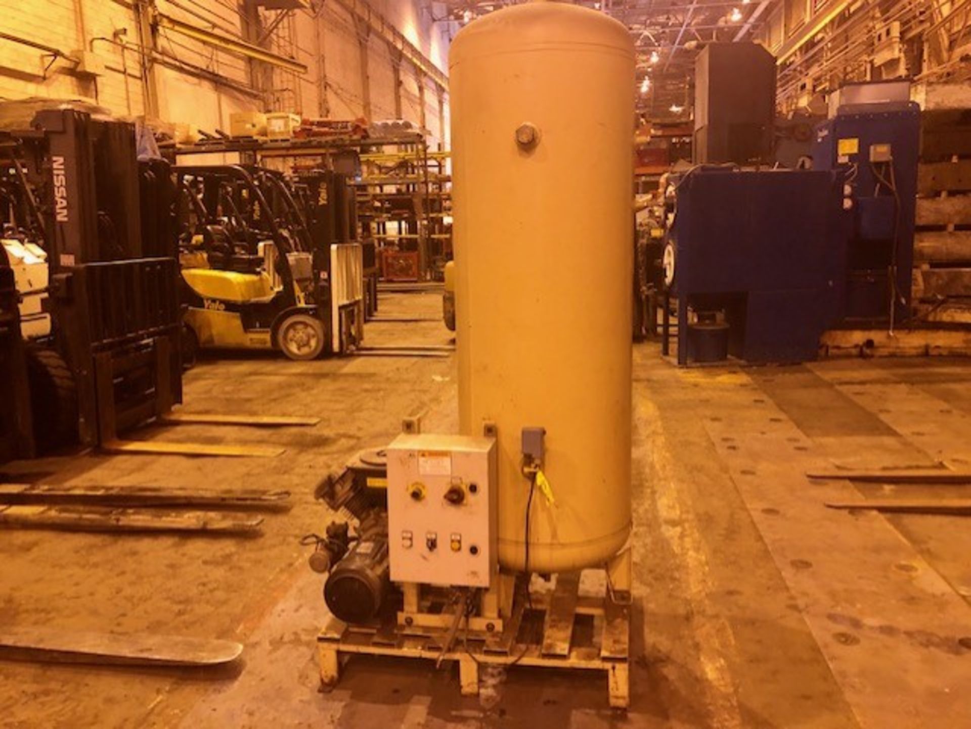 Atlas Copco Air Compressor with Tank - Image 3 of 5