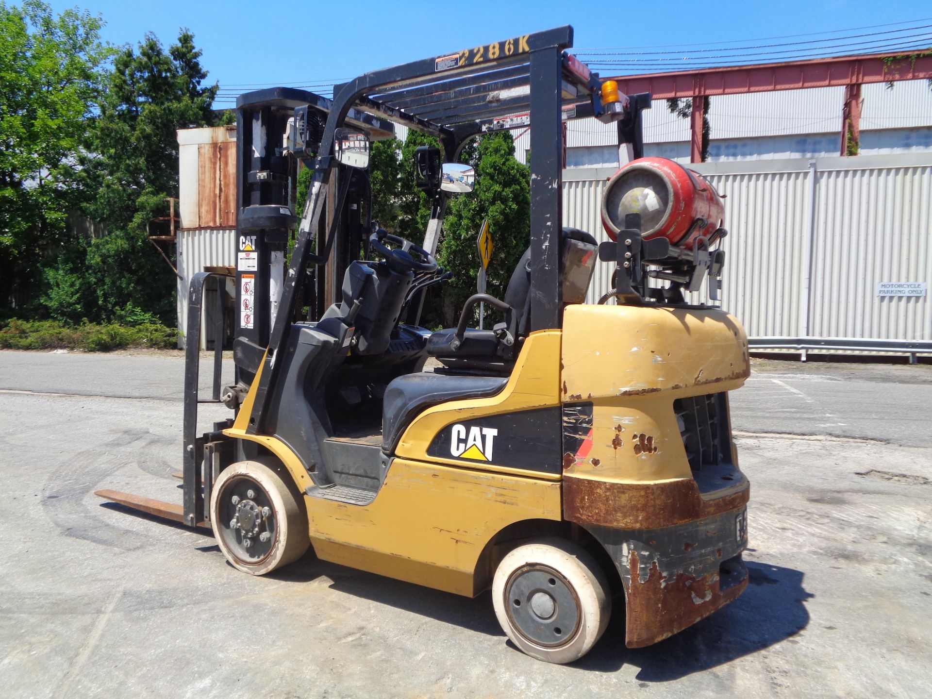 2013 Caterpillar 2C5000 5,000lbs Forklift - Image 3 of 15