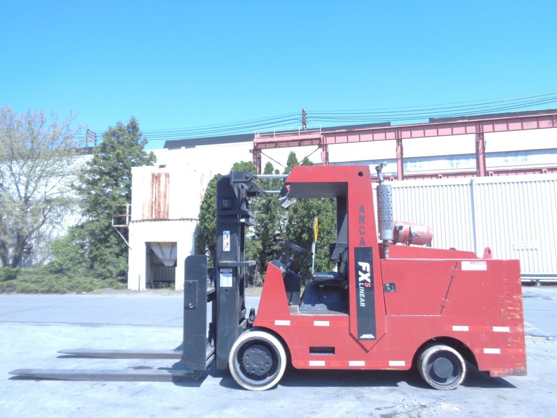 Apache F30004 30,000lbs Forklift