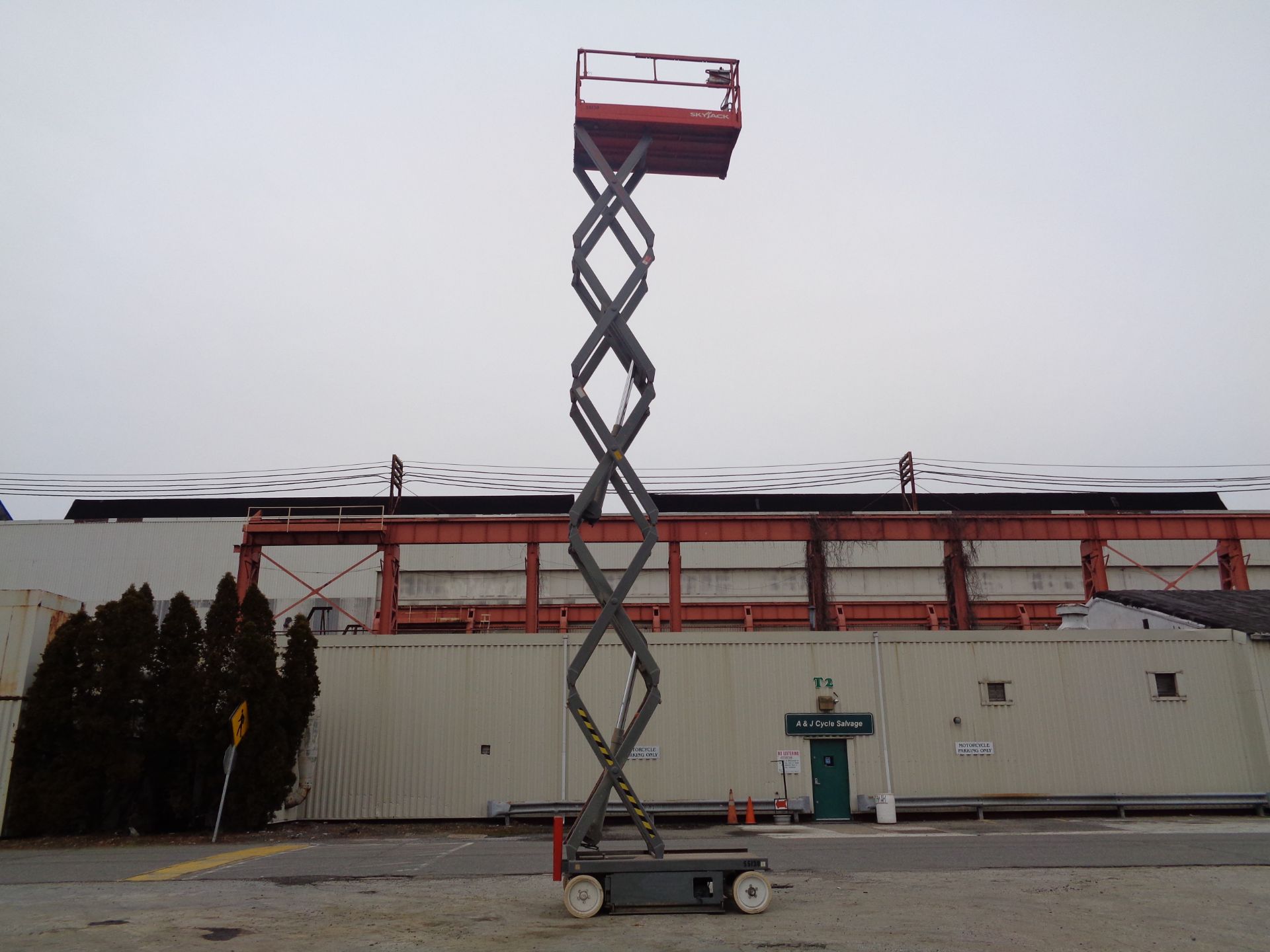 Skyjack 4632 Electric Scissor Lift - 32ft Height - Image 4 of 18