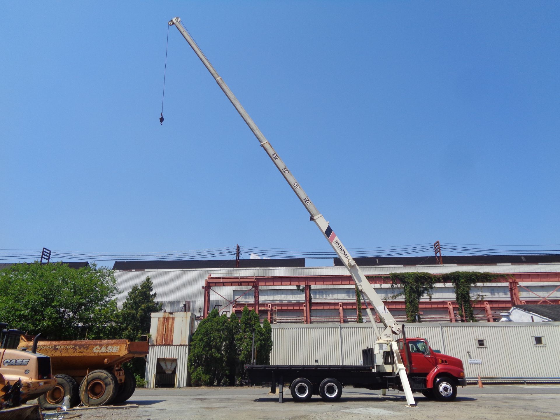 National 681C 17Ton Hydraulic Crane mounted behind cab on Sterling LT8500 T/A Flatbed Truck - Image 5 of 28