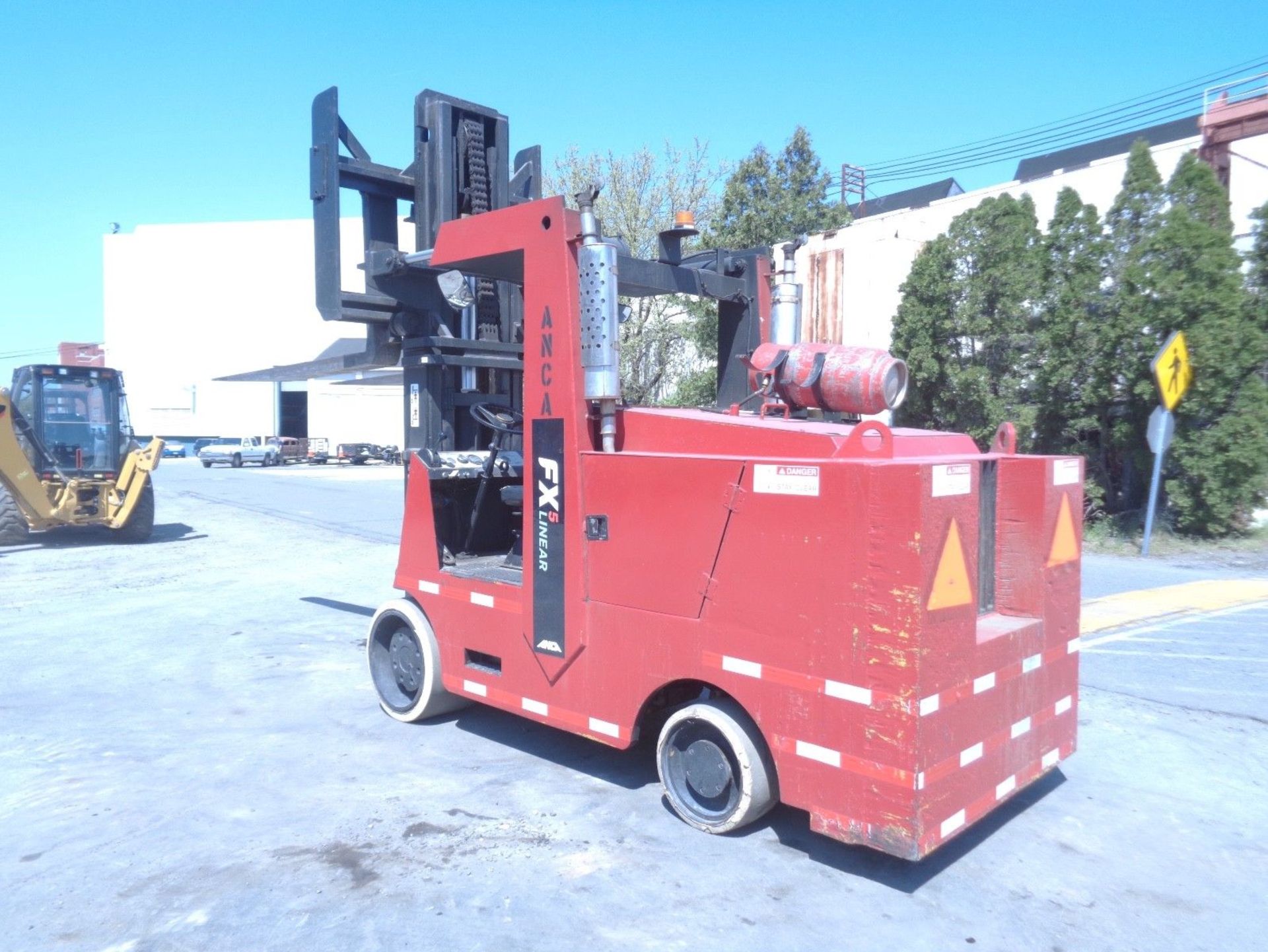 Apache F30004 30,000lbs Forklift - Image 4 of 11