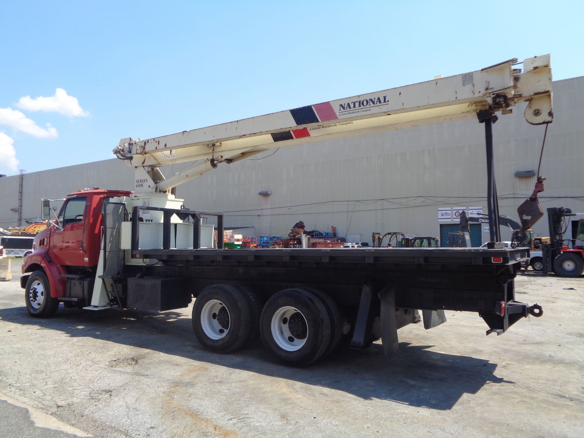 National 681C 17Ton Hydraulic Crane mounted behind cab on Sterling LT8500 T/A Flatbed Truck - Image 13 of 28