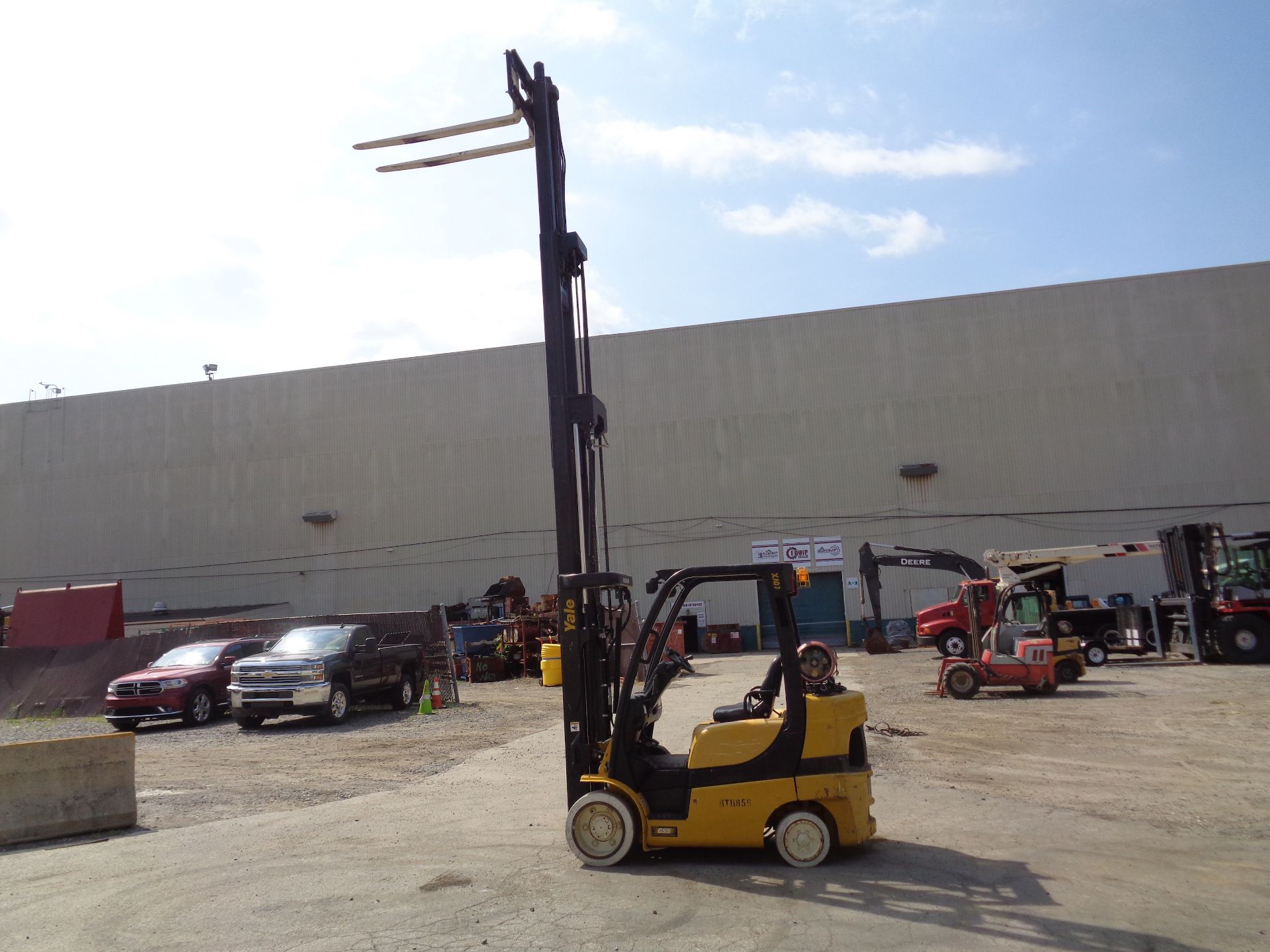 2012 Yale GLC060 6,000lbs Forklift - Quad mast - Image 9 of 16