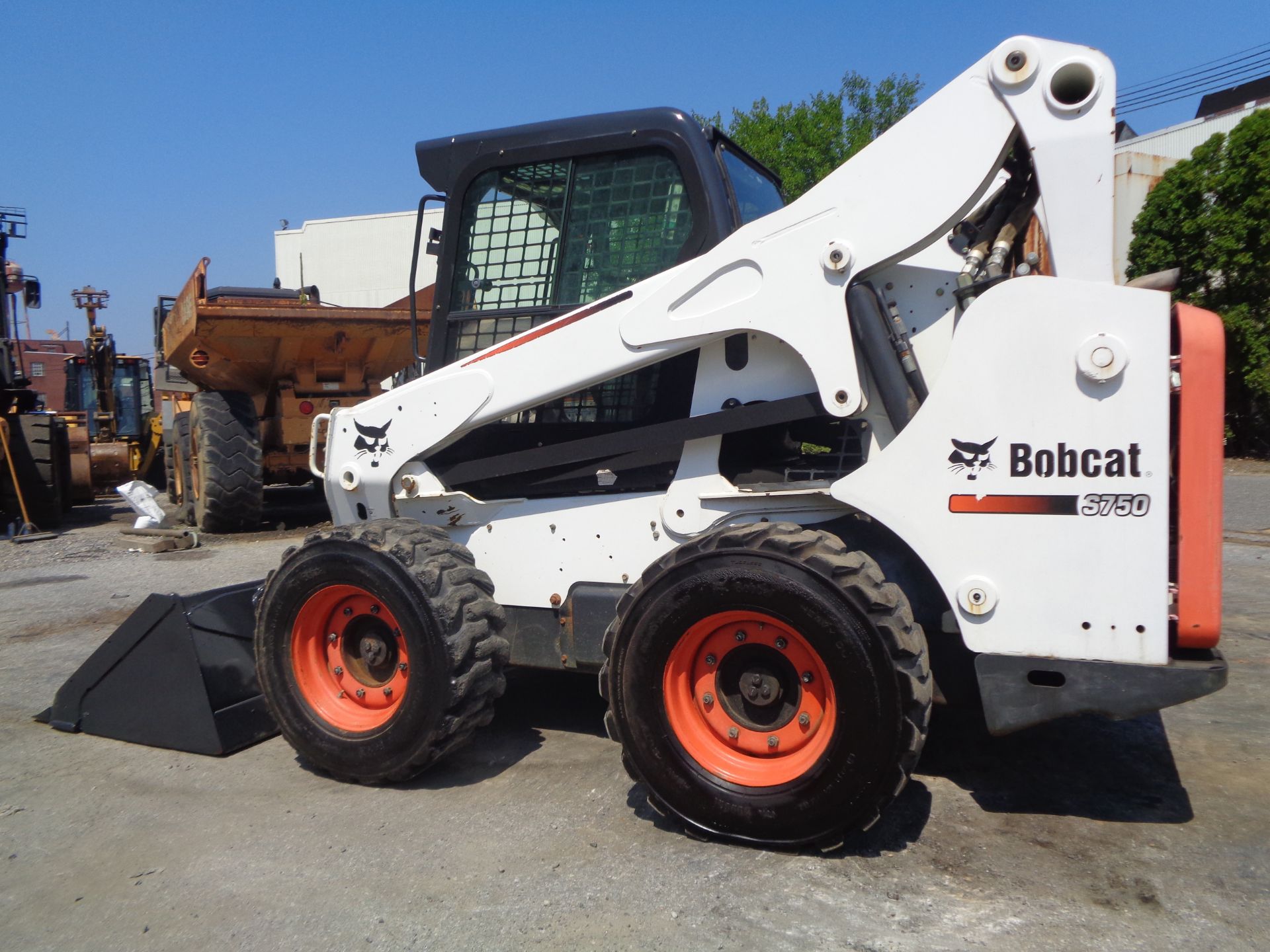 2011 Bobcat S750 Skid Steer - Image 10 of 15