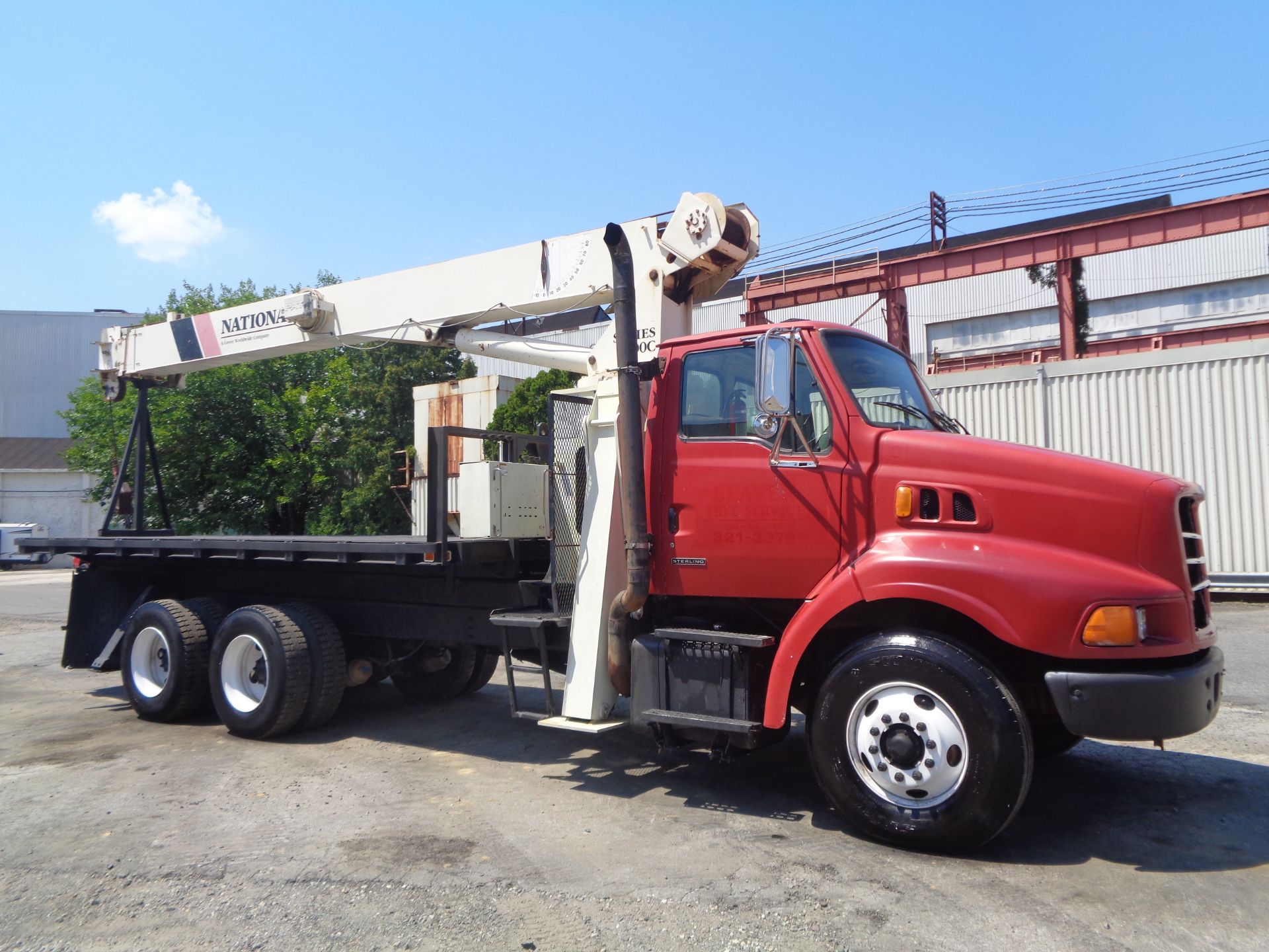 National 681C 17Ton Hydraulic Crane mounted behind cab on Sterling LT8500 T/A Flatbed Truck - Image 20 of 28