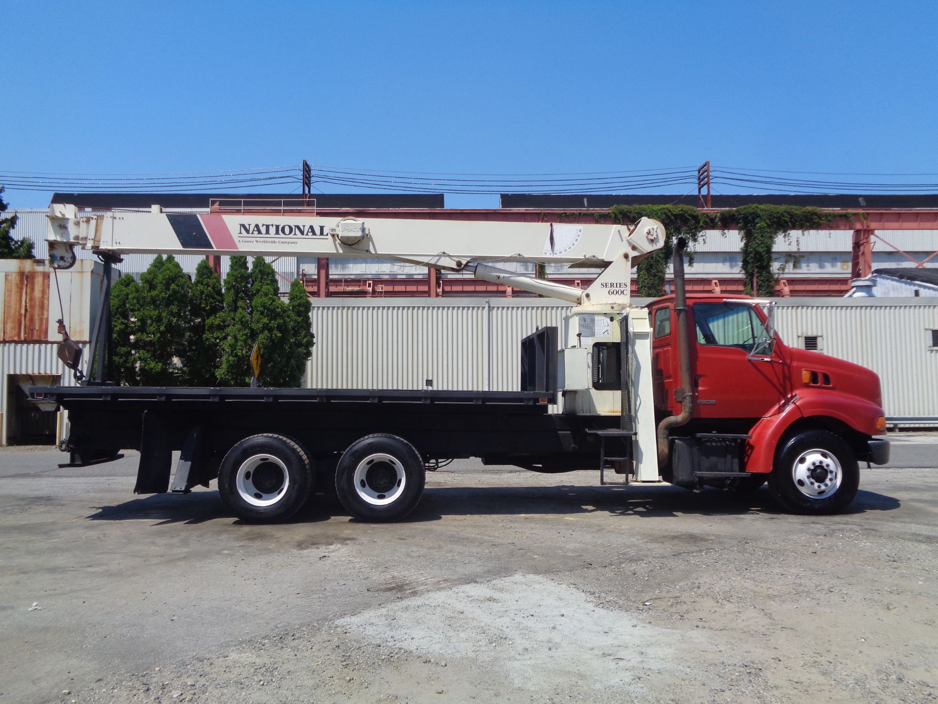 National 681C 17Ton Hydraulic Crane mounted behind cab on Sterling LT8500 T/A Flatbed Truck - Image 21 of 28