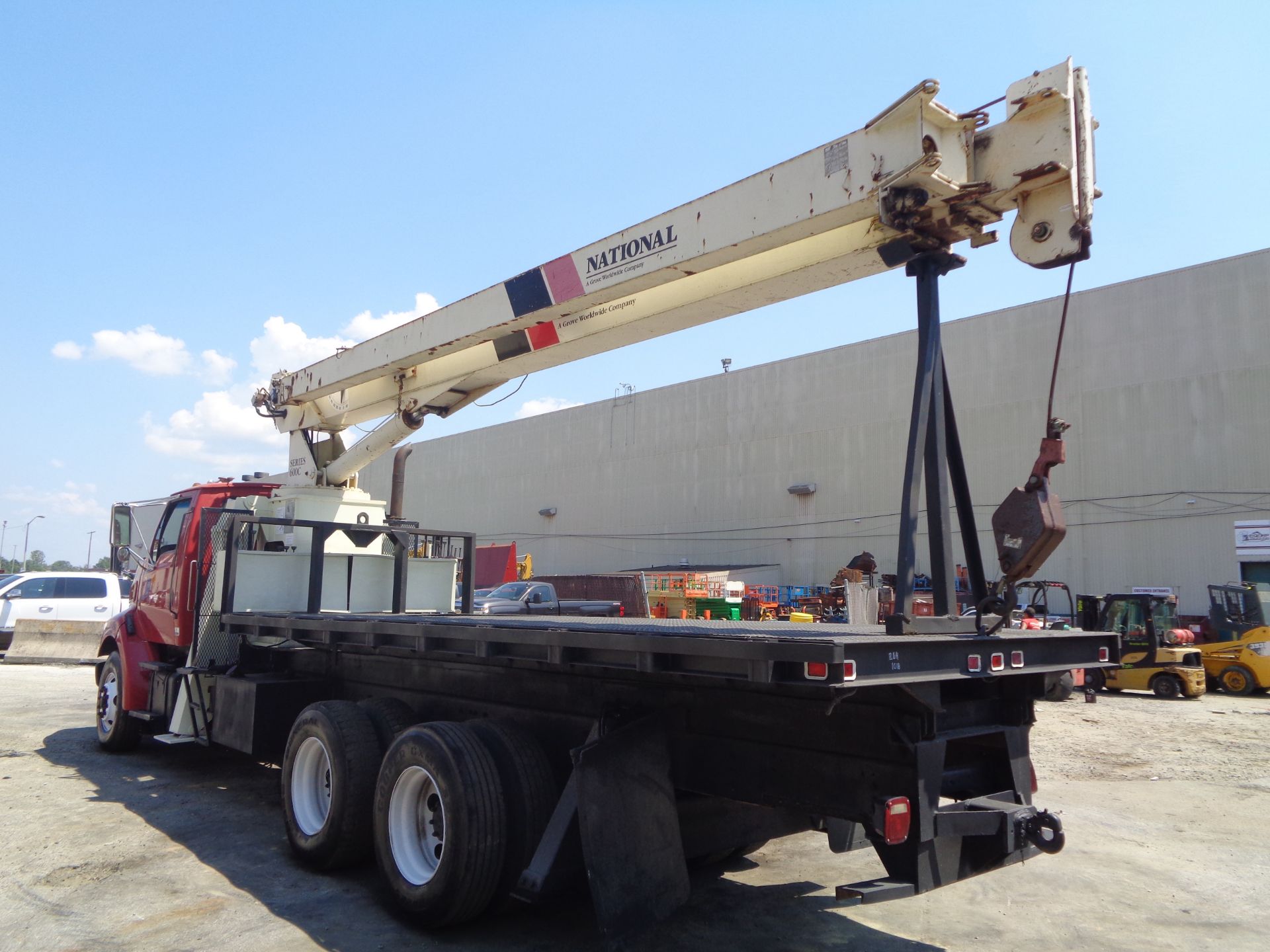 National 681C 17Ton Hydraulic Crane mounted behind cab on Sterling LT8500 T/A Flatbed Truck - Image 12 of 28