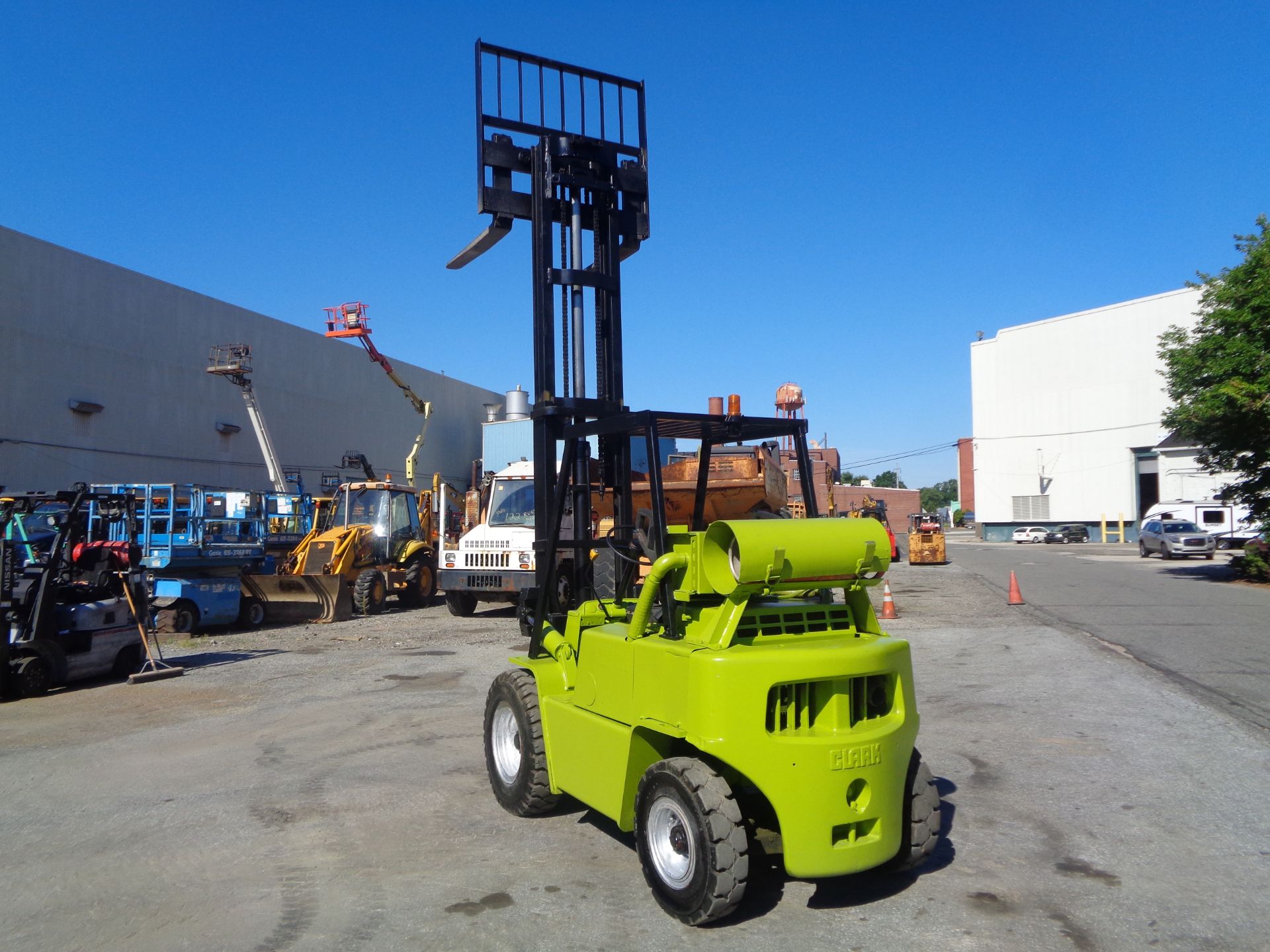 Clark C500-Y60 6,000lbs Forklift - Image 6 of 17