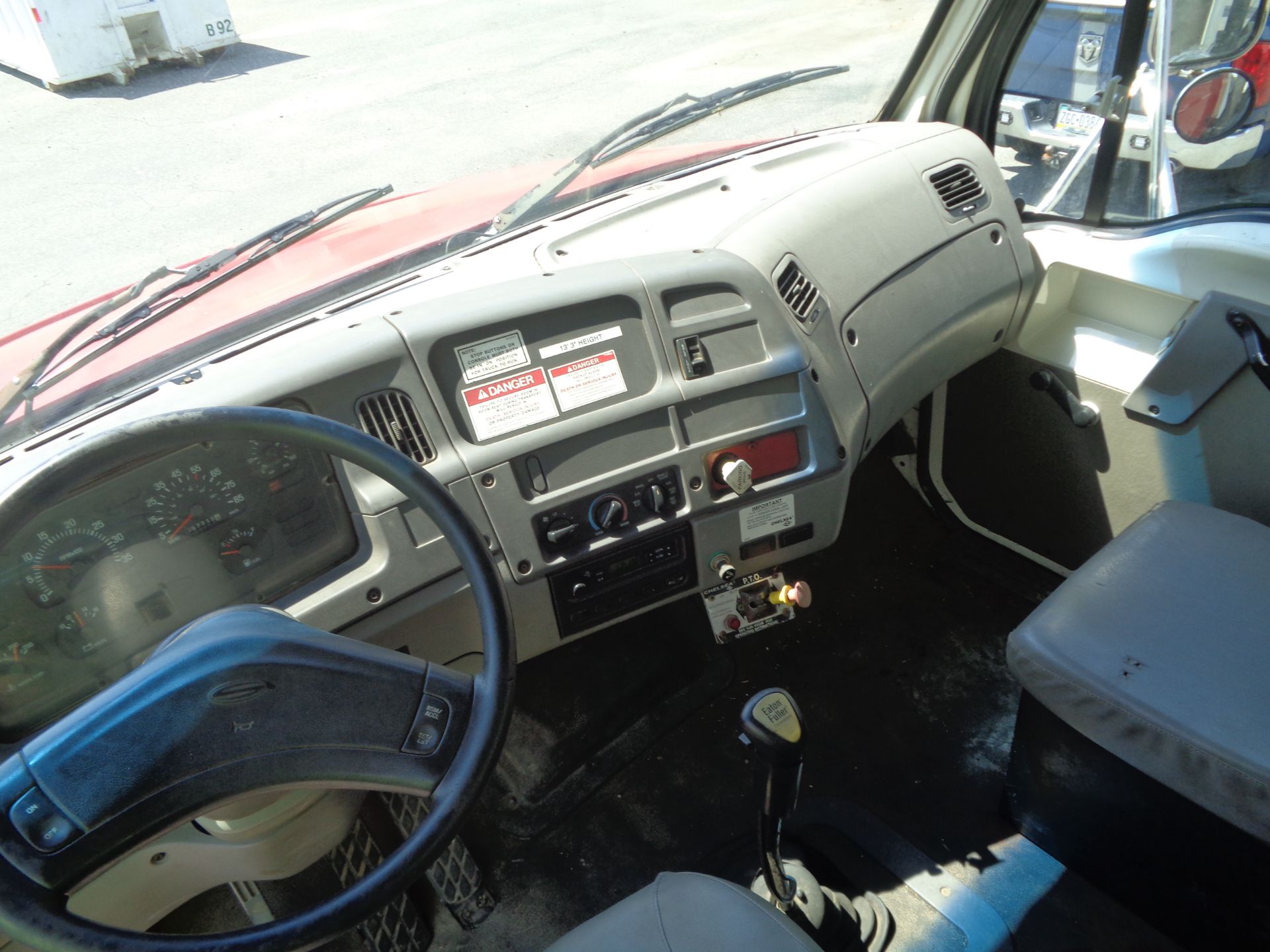 National 681C 17Ton Hydraulic Crane mounted behind cab on Sterling LT8500 T/A Flatbed Truck - Image 26 of 28