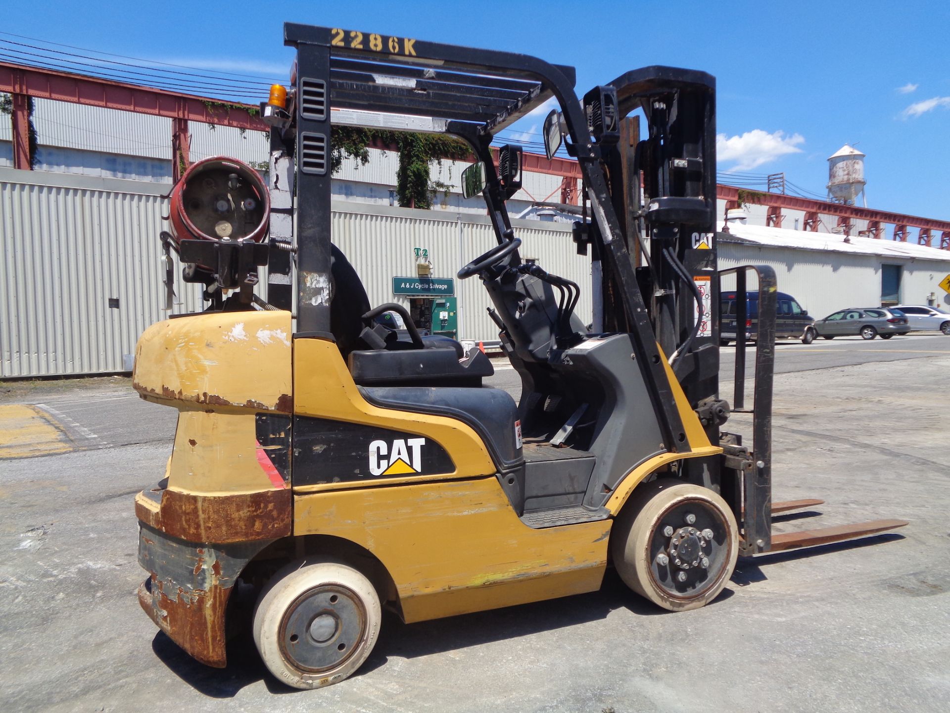 2013 Caterpillar 2C5000 5,000lbs Forklift - Image 14 of 15