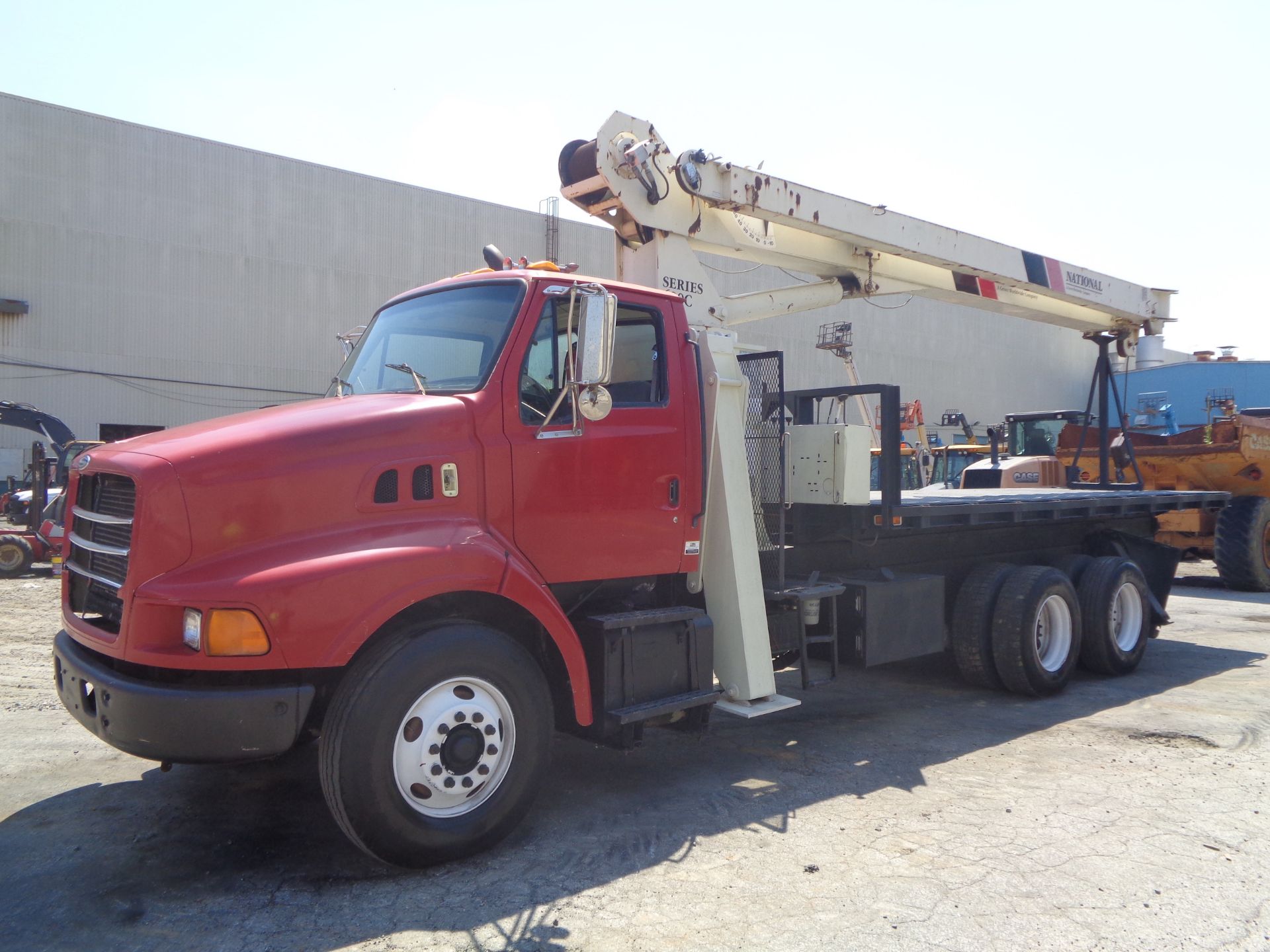 National 681C 17Ton Hydraulic Crane mounted behind cab on Sterling LT8500 T/A Flatbed Truck - Image 17 of 28