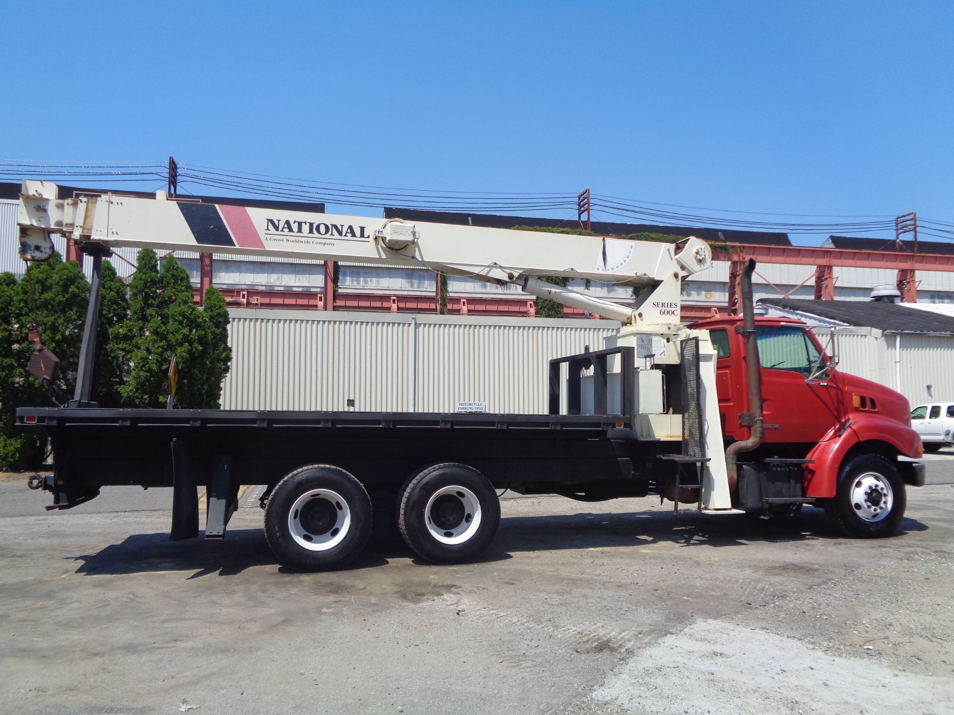 National 681C 17Ton Hydraulic Crane mounted behind cab on Sterling LT8500 T/A Flatbed Truck - Image 22 of 28