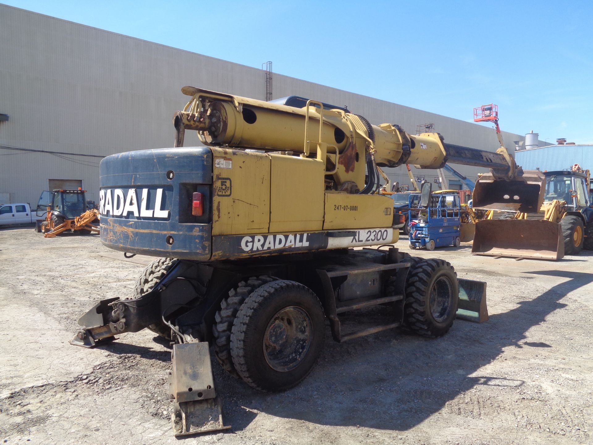 2003 Gradall Xl2300 Wheel Excavator - Image 2 of 16