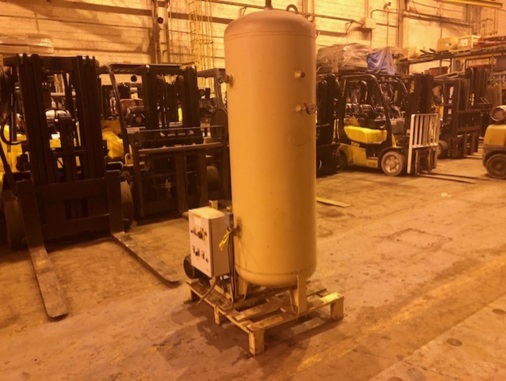 Atlas Copco Air Compressor with Tank - Image 2 of 5