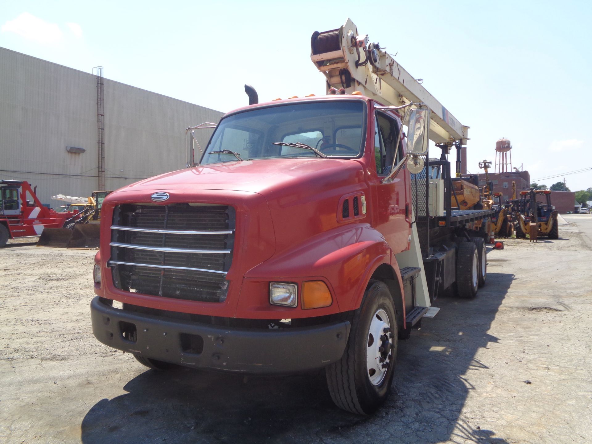 National 681C 17Ton Hydraulic Crane mounted behind cab on Sterling LT8500 T/A Flatbed Truck - Image 18 of 28