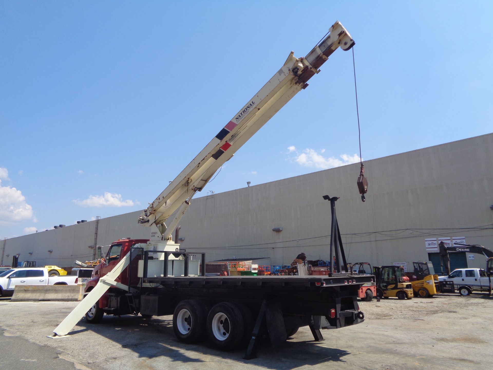 National 681C 17Ton Hydraulic Crane mounted behind cab on Sterling LT8500 T/A Flatbed Truck - Image 6 of 28