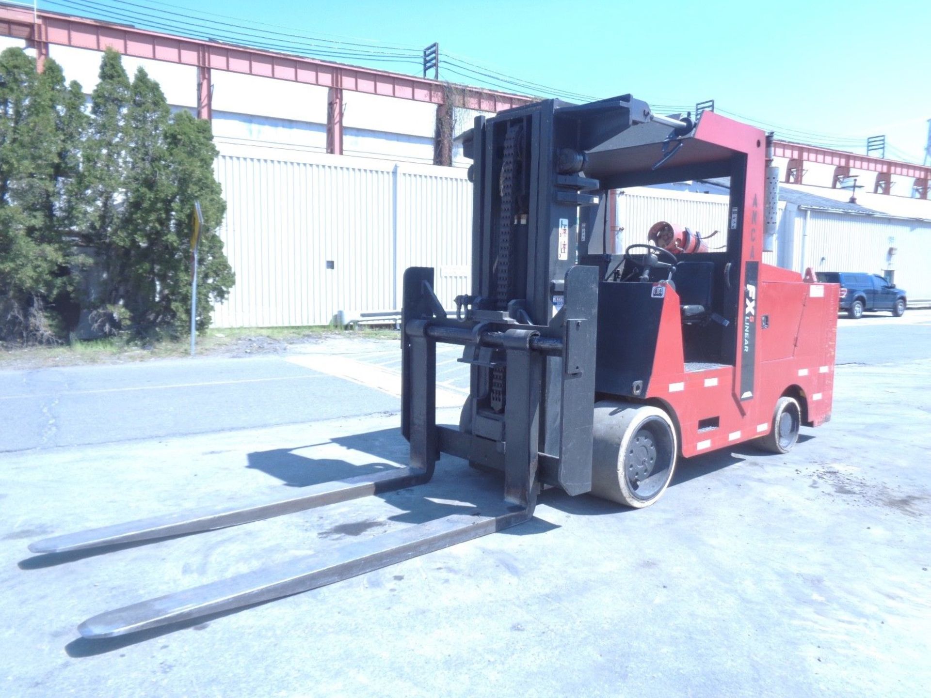Apache F30004 30,000lbs Forklift - Image 8 of 11