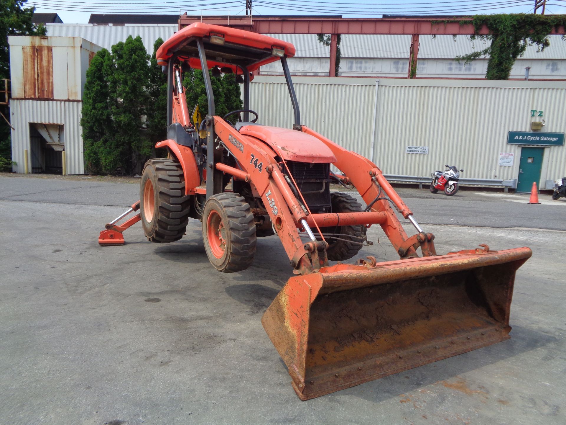 Kubota L39 Backhoe - Image 2 of 21